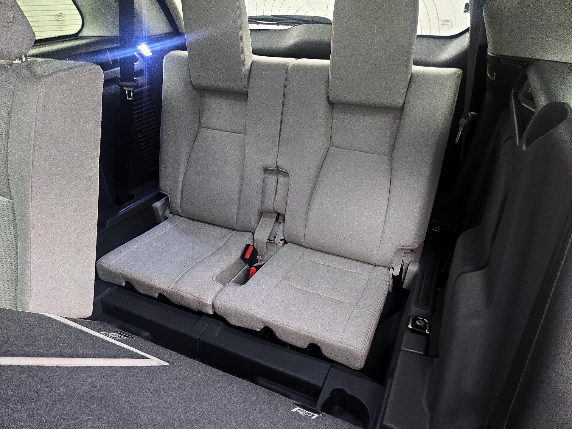 Thumbnail: 2019 Land Rover Discovery Sport - 20