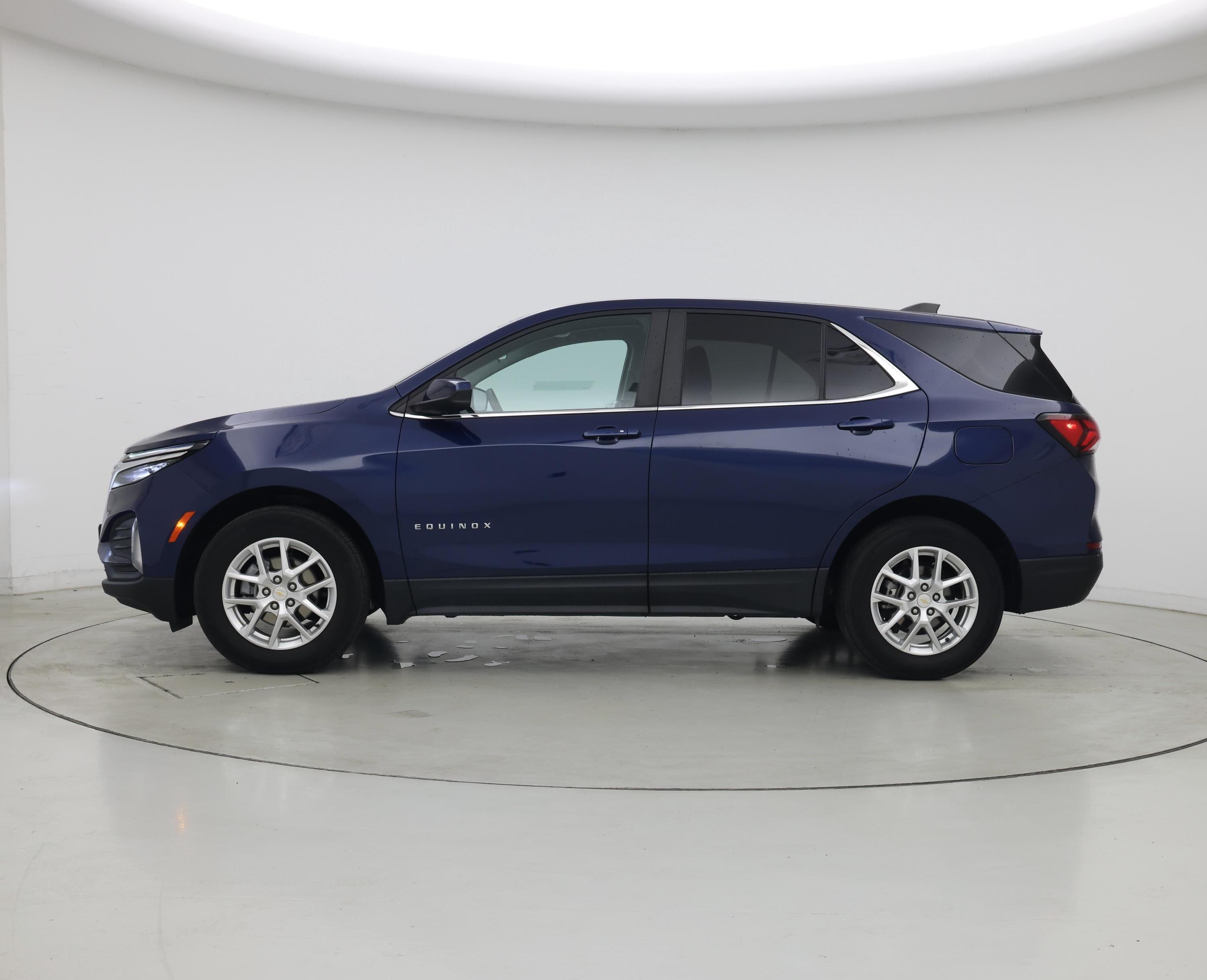Thumbnail: 2022 Chevrolet Equinox - 3