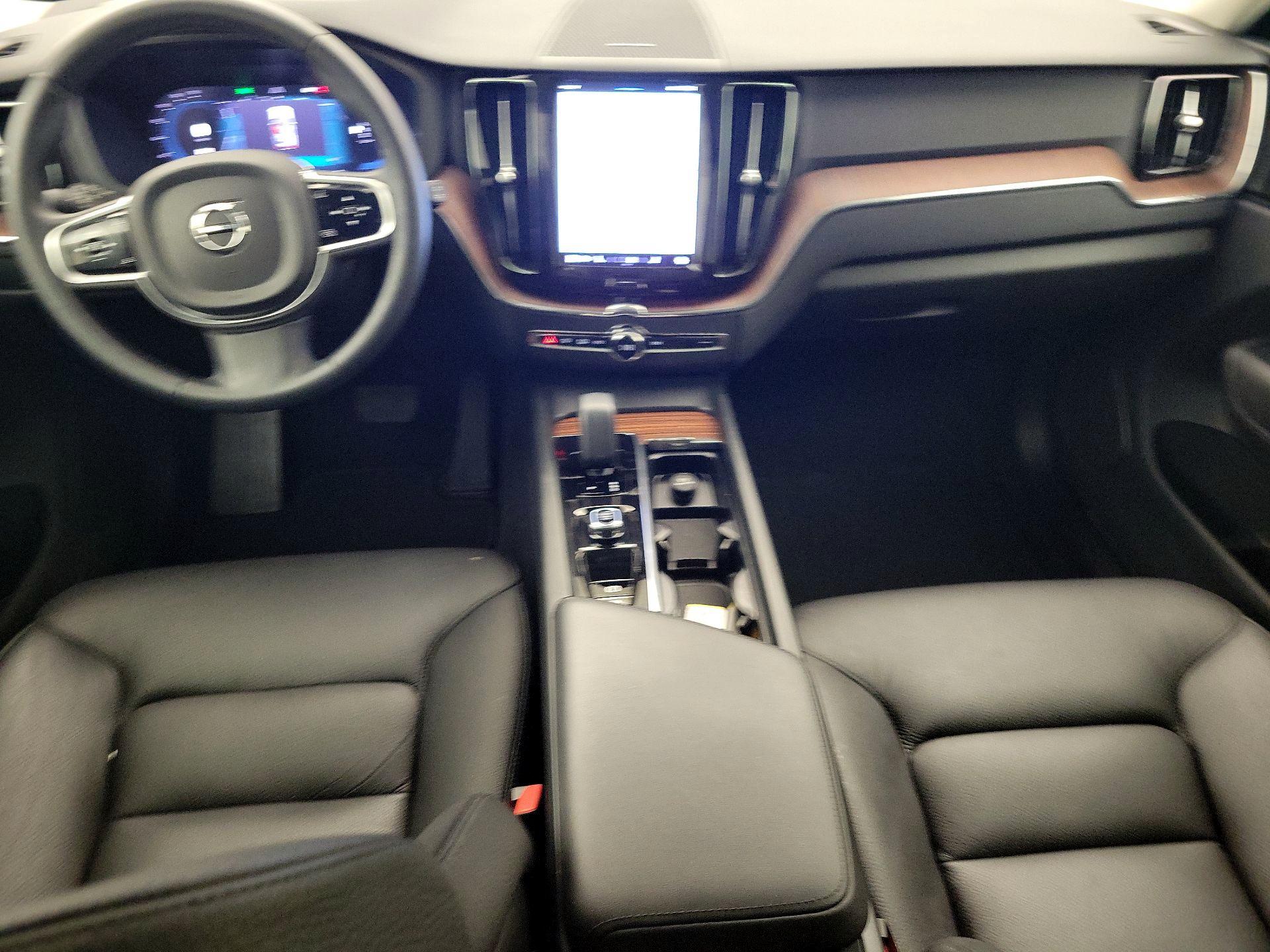 Thumbnail: 2023 Volvo XC60 - 9