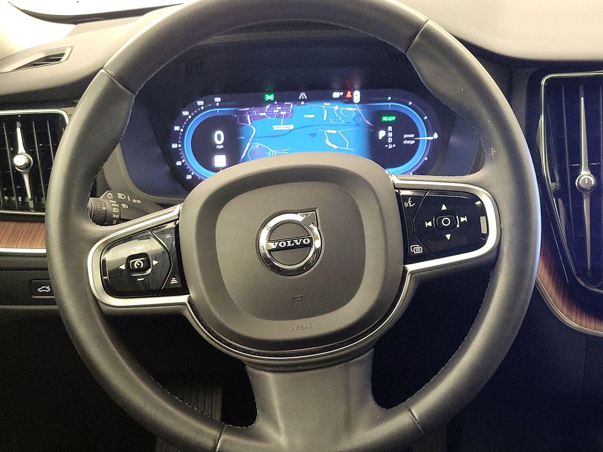 Thumbnail: 2023 Volvo XC60 - 10