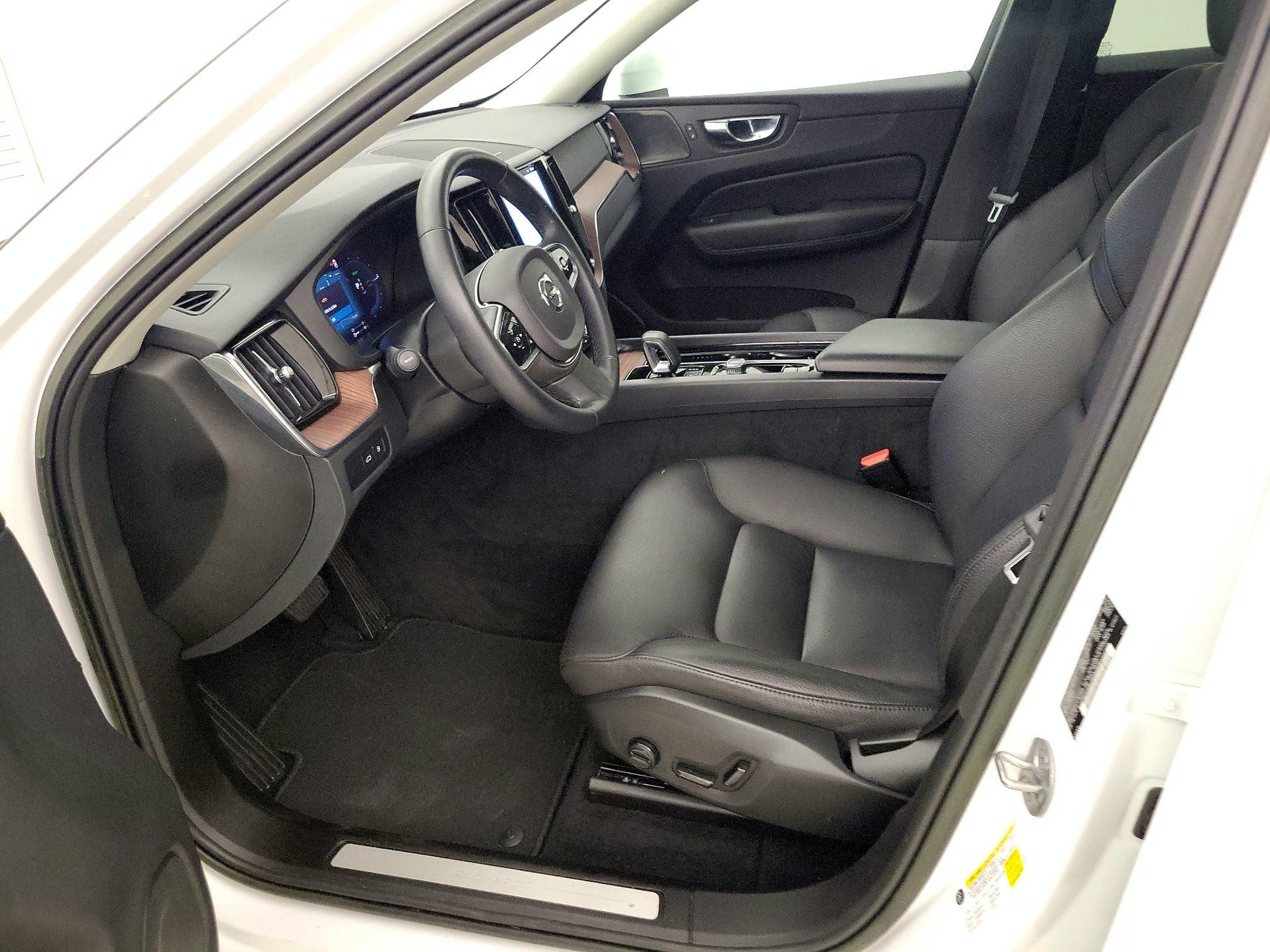 Thumbnail: 2023 Volvo XC60 - 11
