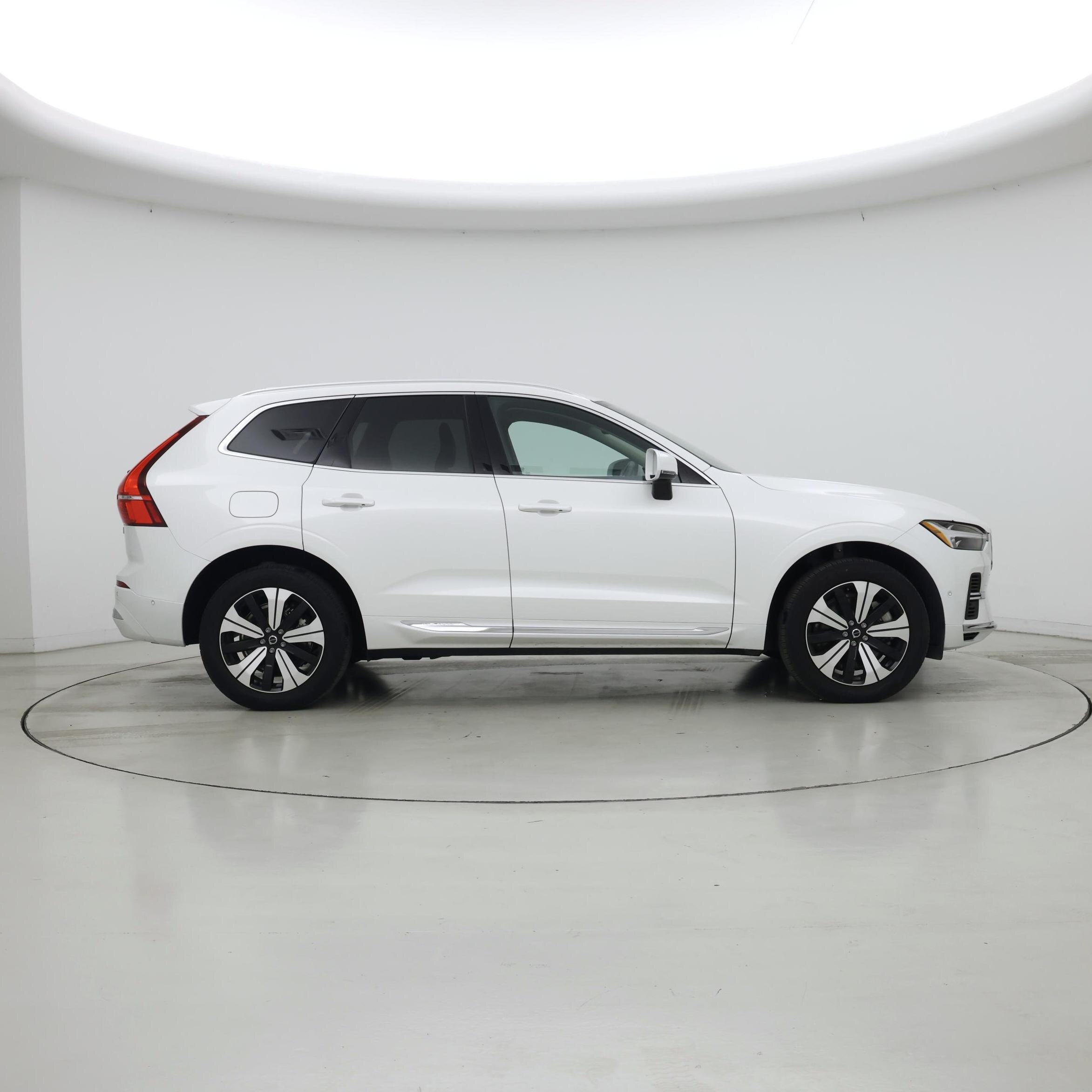 Thumbnail: 2023 Volvo XC60 - 7