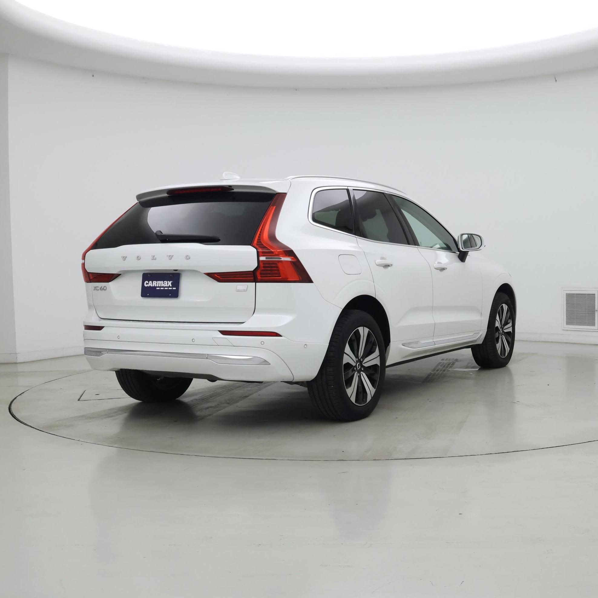 Thumbnail: 2023 Volvo XC60 - 8