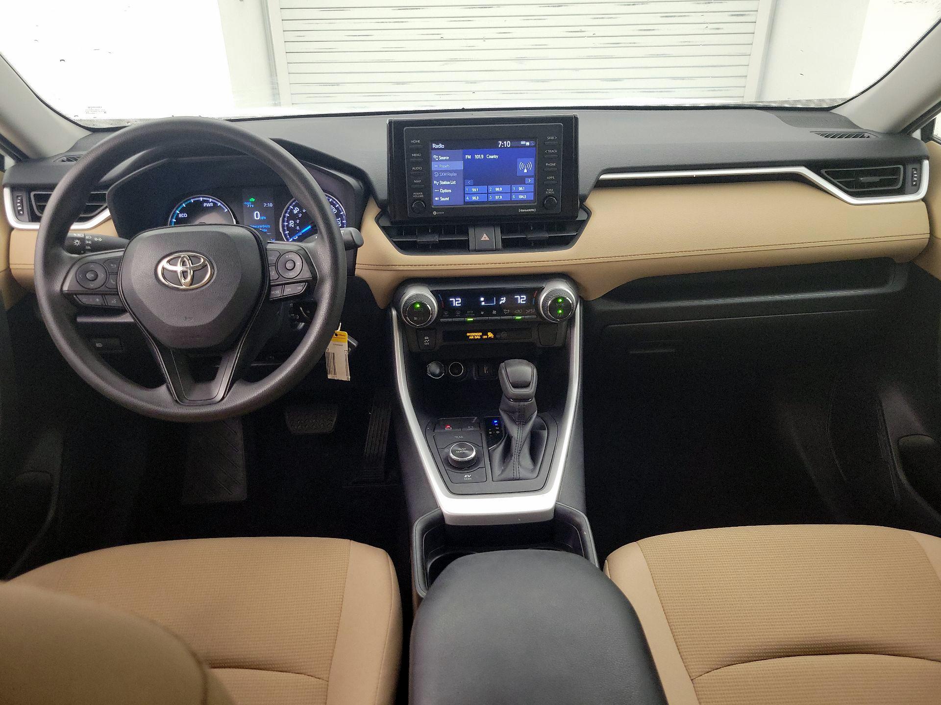 Thumbnail: 2021 Toyota RAV4 - 9