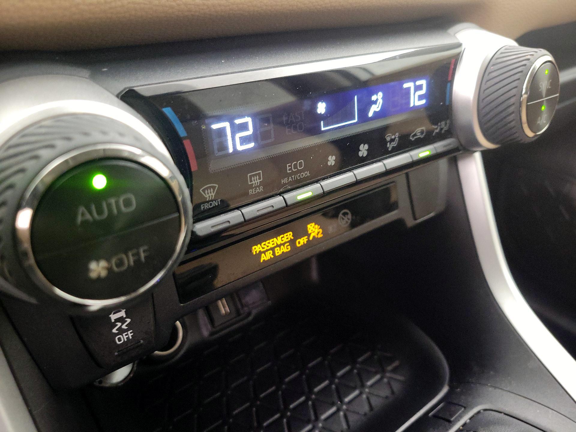 Thumbnail: 2021 Toyota RAV4 - 16
