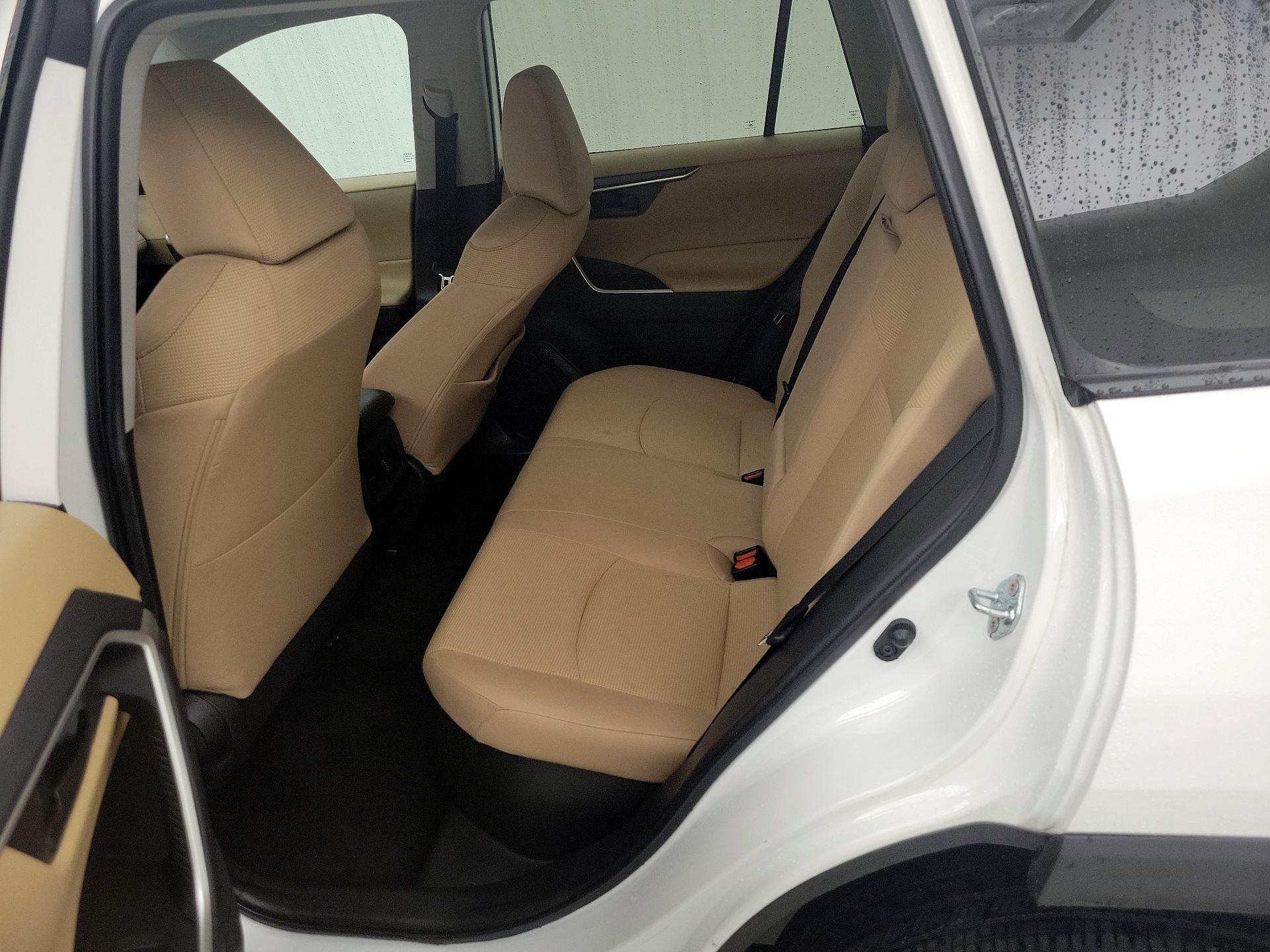 Thumbnail: 2021 Toyota RAV4 - 19