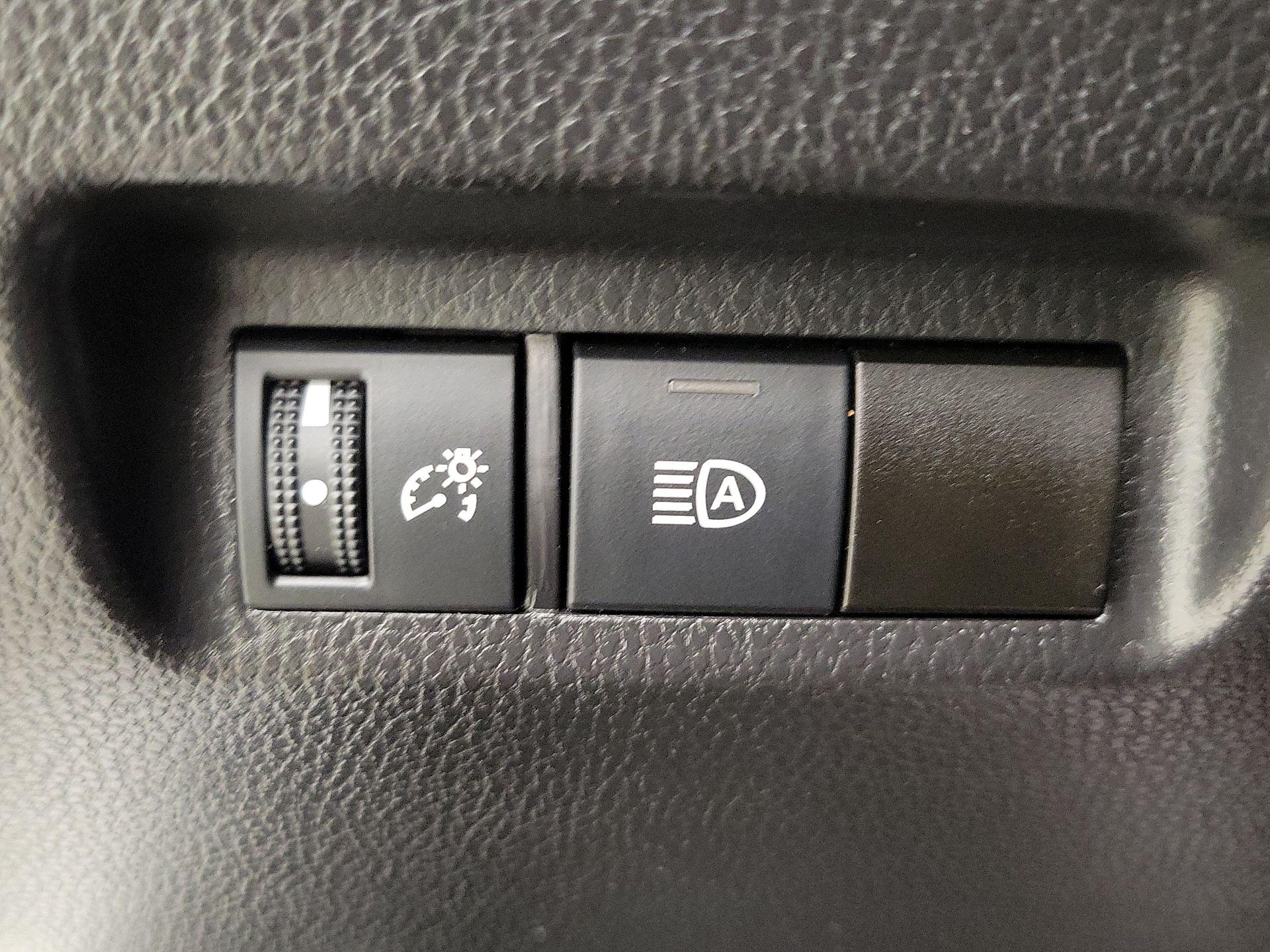 Thumbnail: 2021 Toyota RAV4 - 13