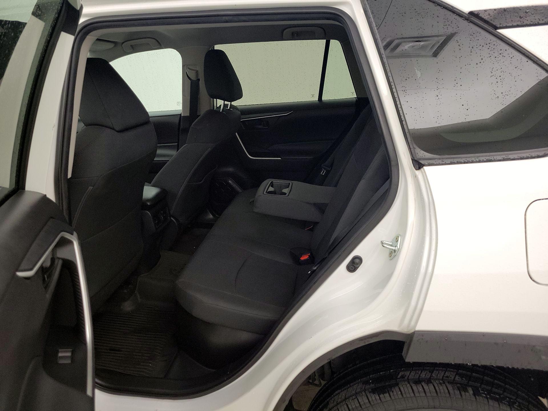 Thumbnail: 2021 Toyota RAV4 - 19