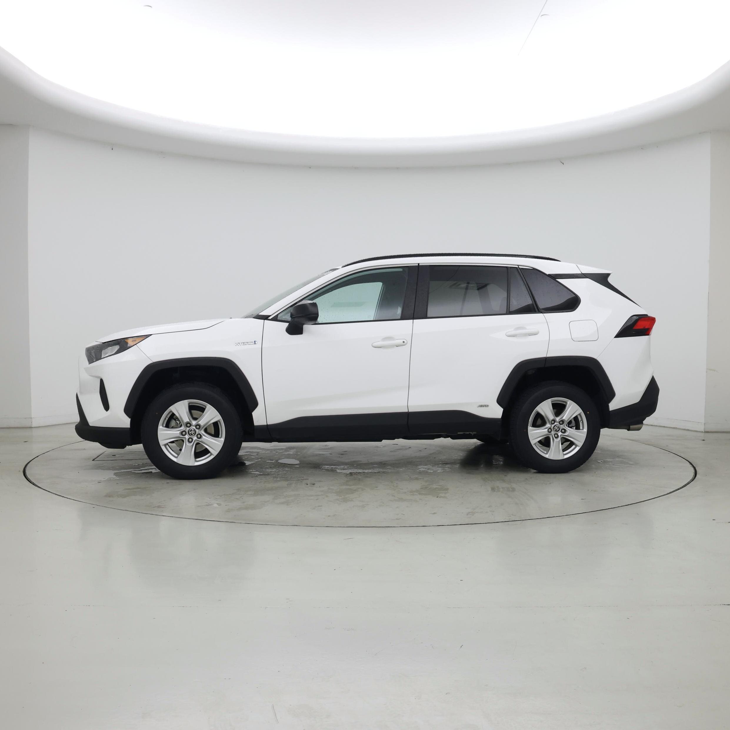 Thumbnail: 2021 Toyota RAV4 - 3