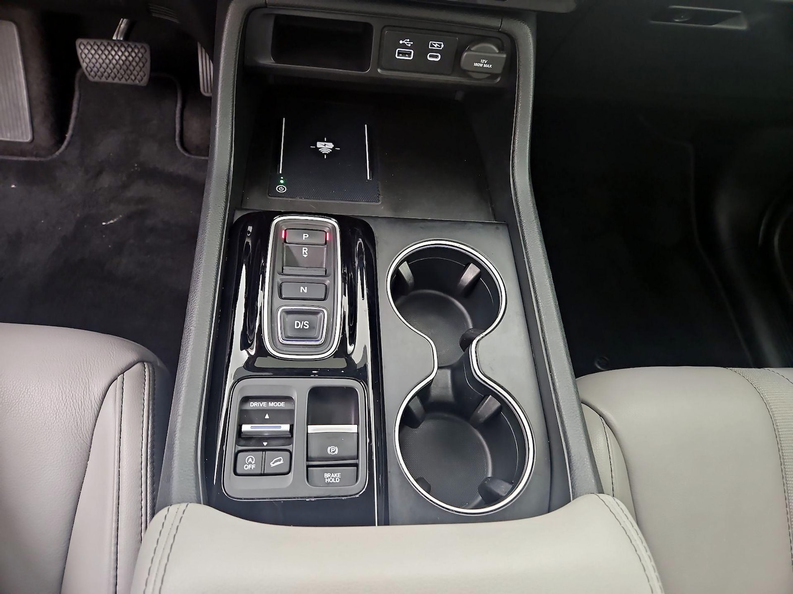 2024 Honda Pilot Touring - Photo 17