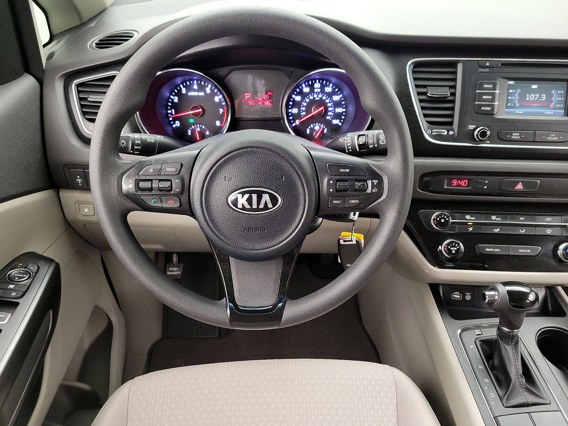 Thumbnail: 2016 Kia Sedona - 10