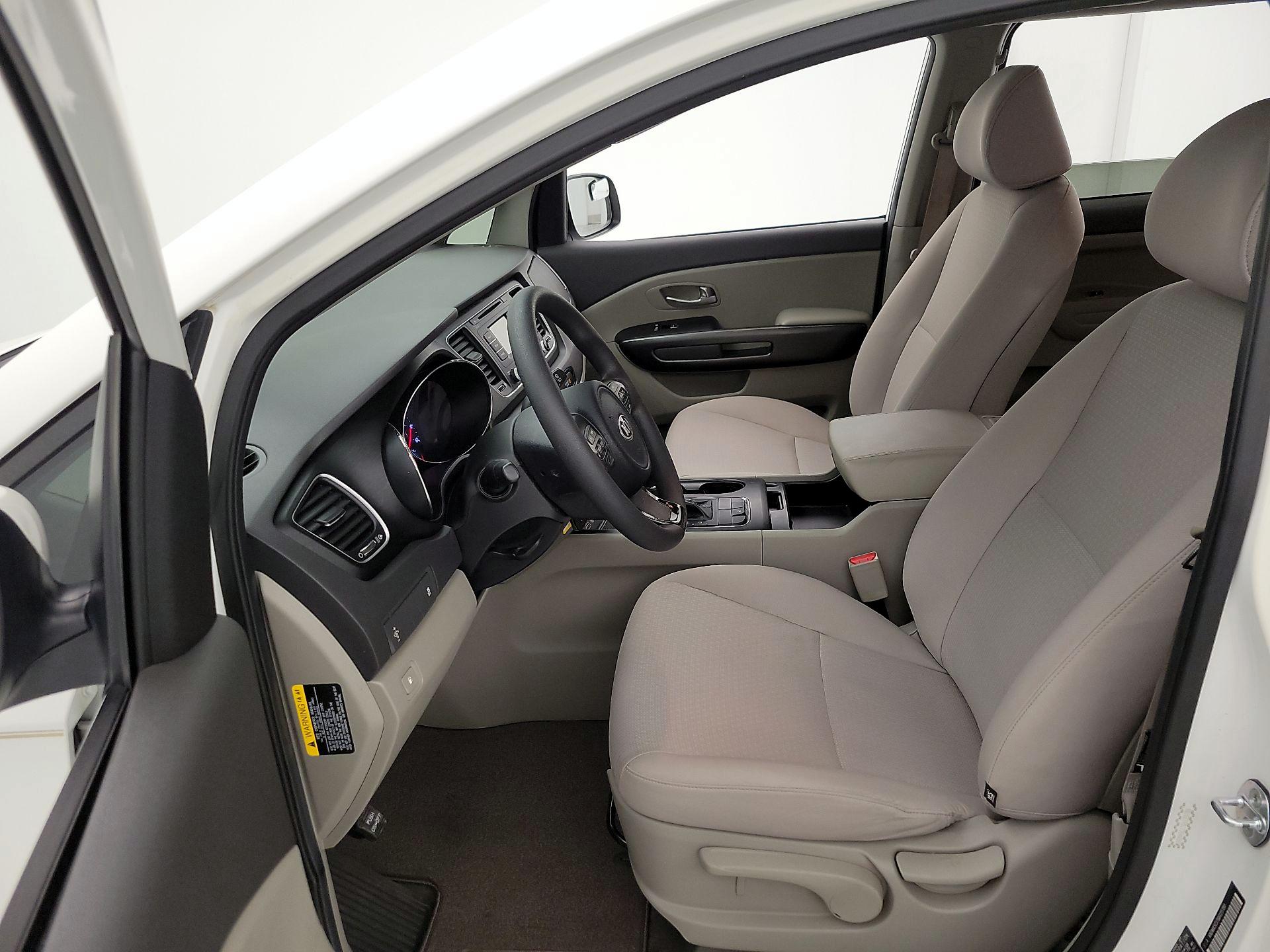 Thumbnail: 2016 Kia Sedona - 11