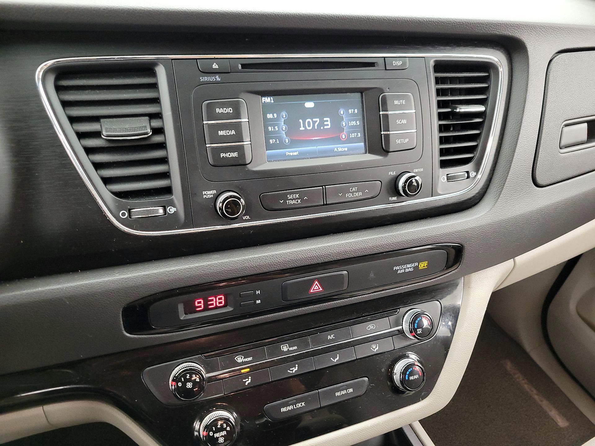 Thumbnail: 2016 Kia Sedona - 15