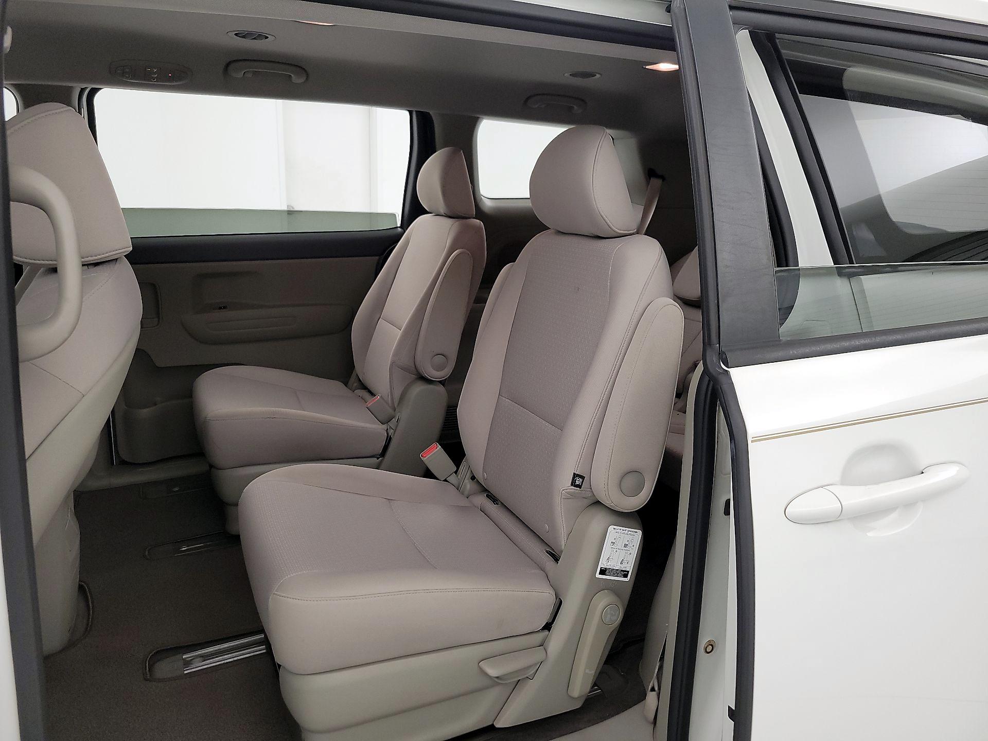 Thumbnail: 2016 Kia Sedona - 19