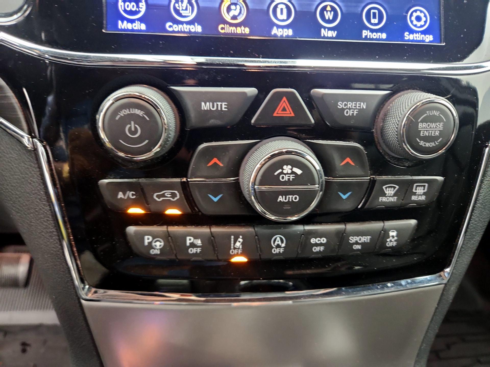 Thumbnail: 2020 Jeep Grand Cherokee - 17