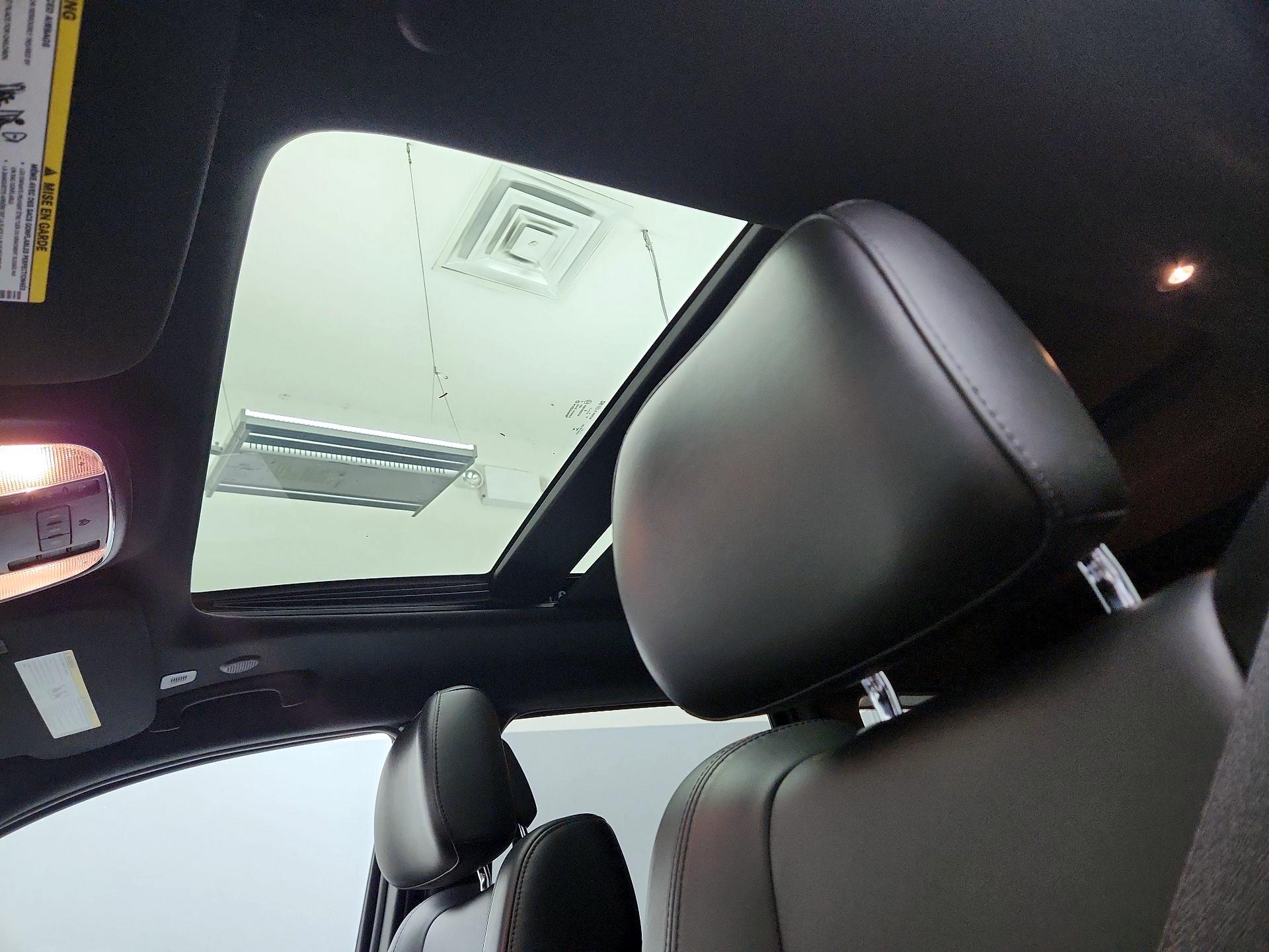 Thumbnail: 2020 Jeep Grand Cherokee - 20