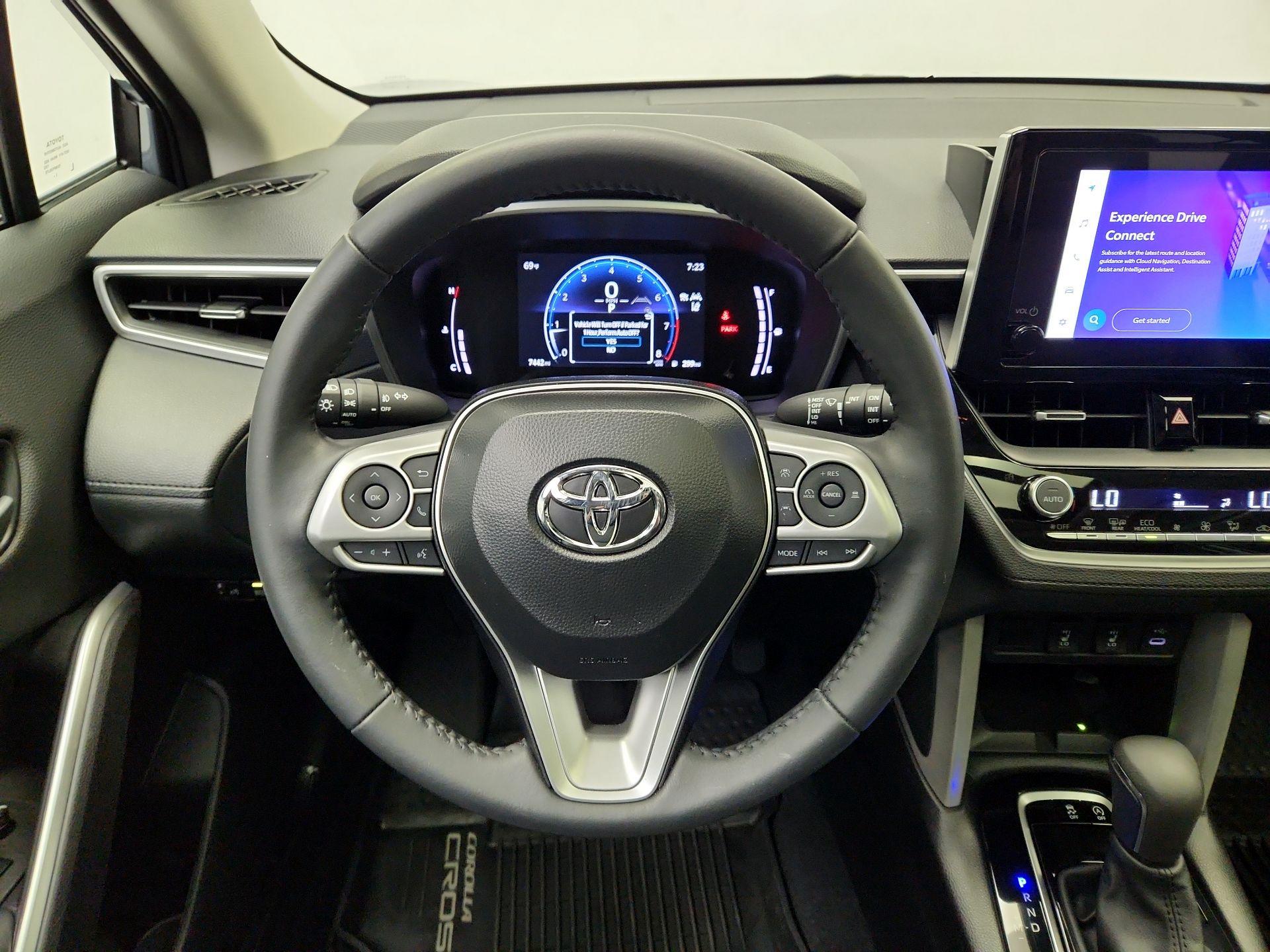 Thumbnail: 2024 Toyota Corolla Cross - 10
