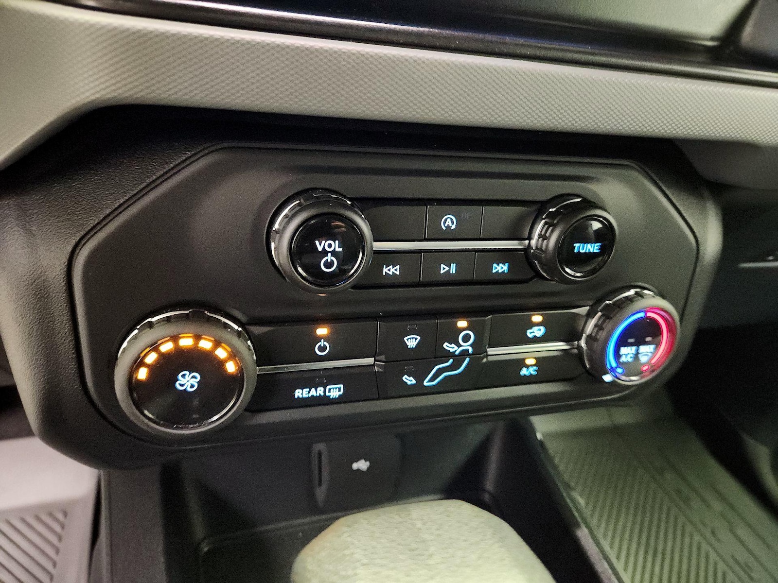 2023 Ford Bronco 2-Door Base - Photo 17