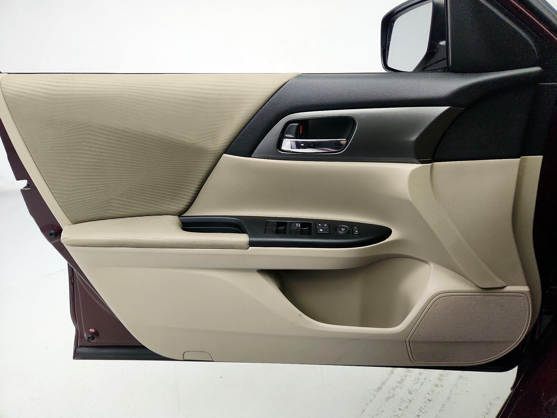 Thumbnail: 2015 Honda Accord - 12