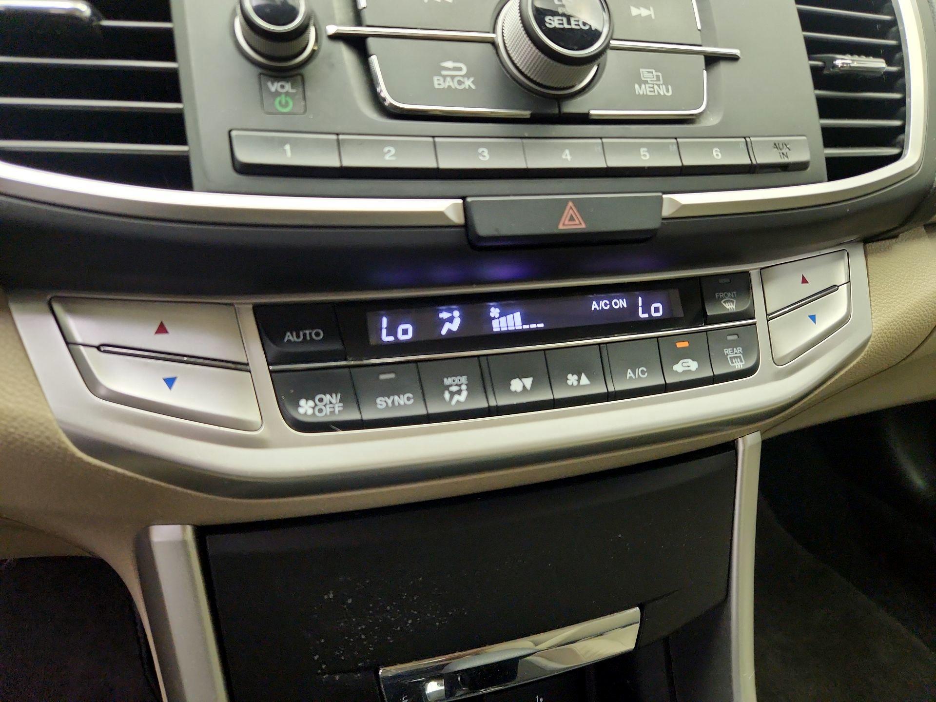Thumbnail: 2015 Honda Accord - 16
