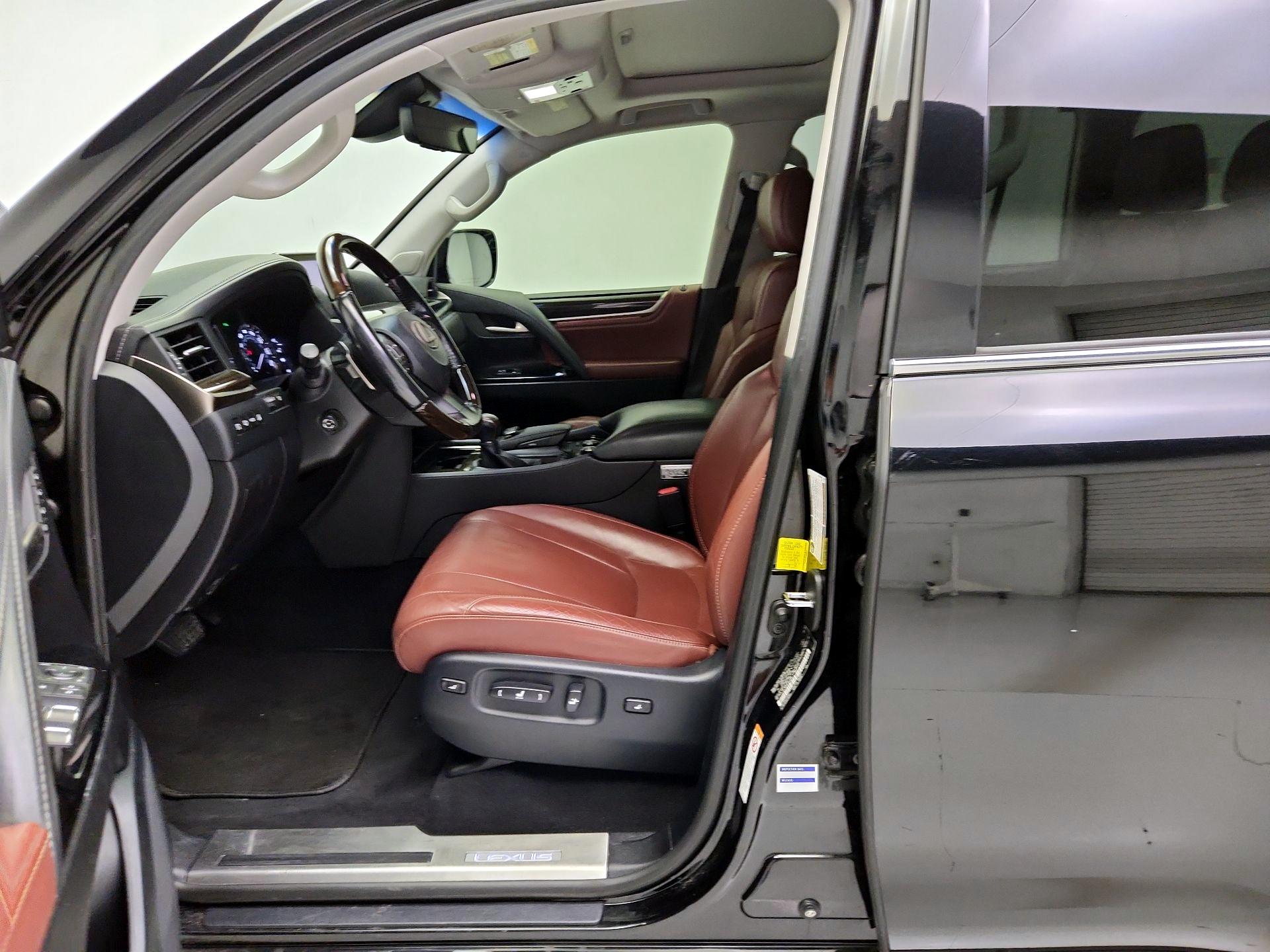 Thumbnail: 2019 Lexus LX - 11