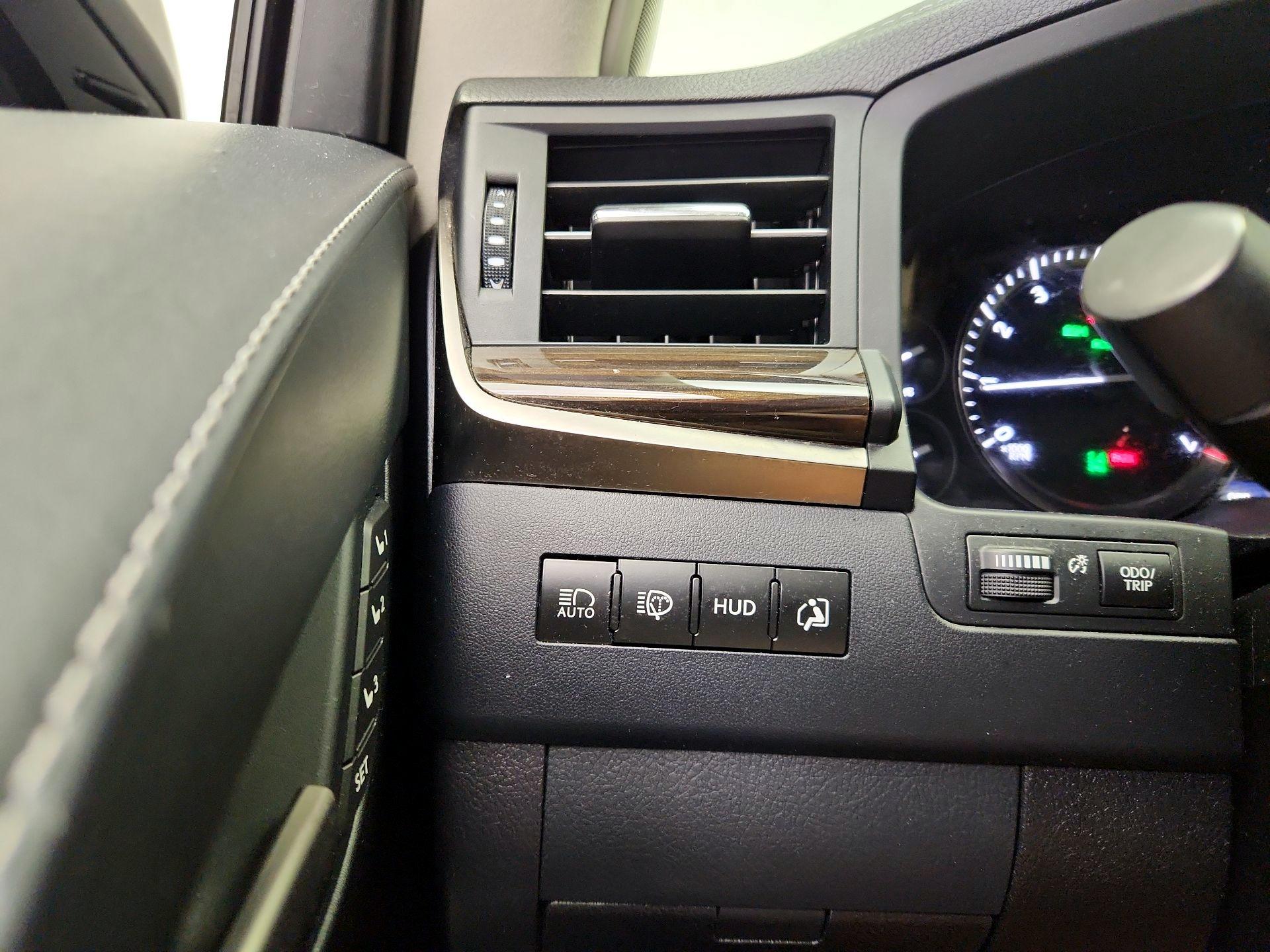 Thumbnail: 2019 Lexus LX - 13