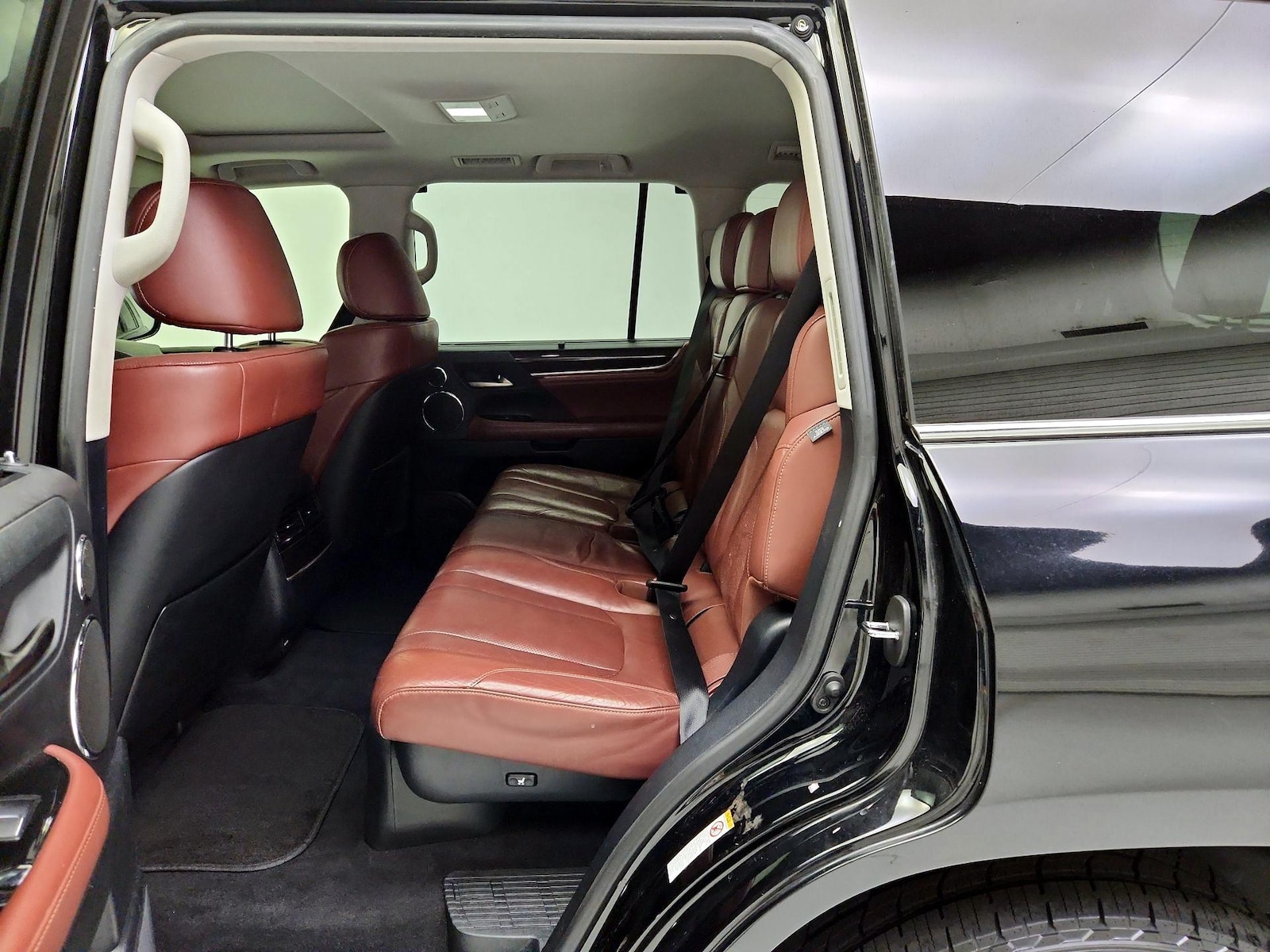 2019 Lexus LX 570 - Photo 22