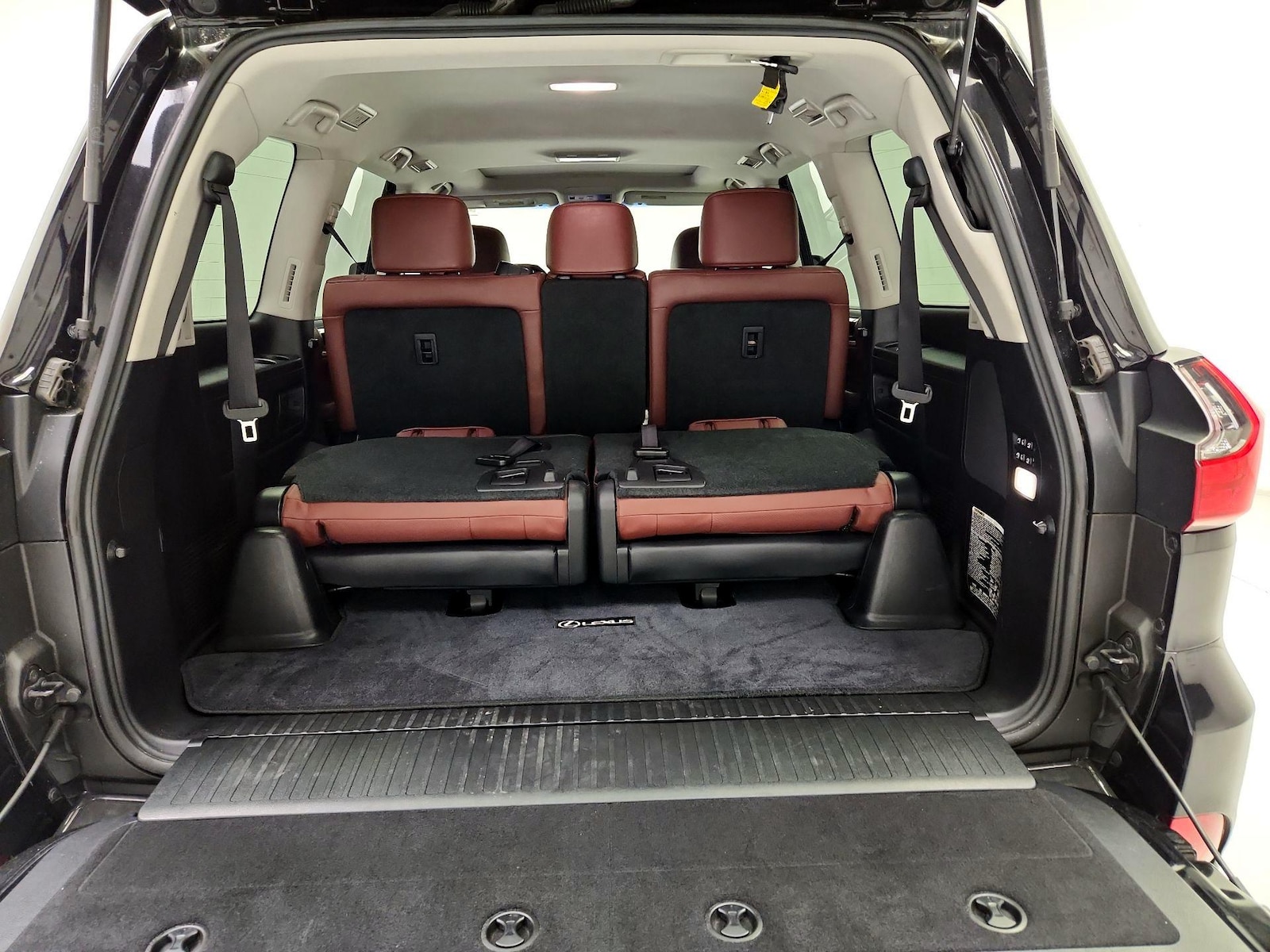 2019 Lexus LX 570 - Photo 25