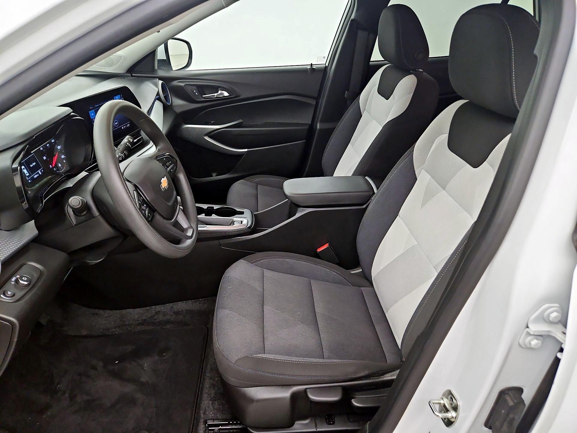 Thumbnail: 2024 Chevrolet Trax - 9