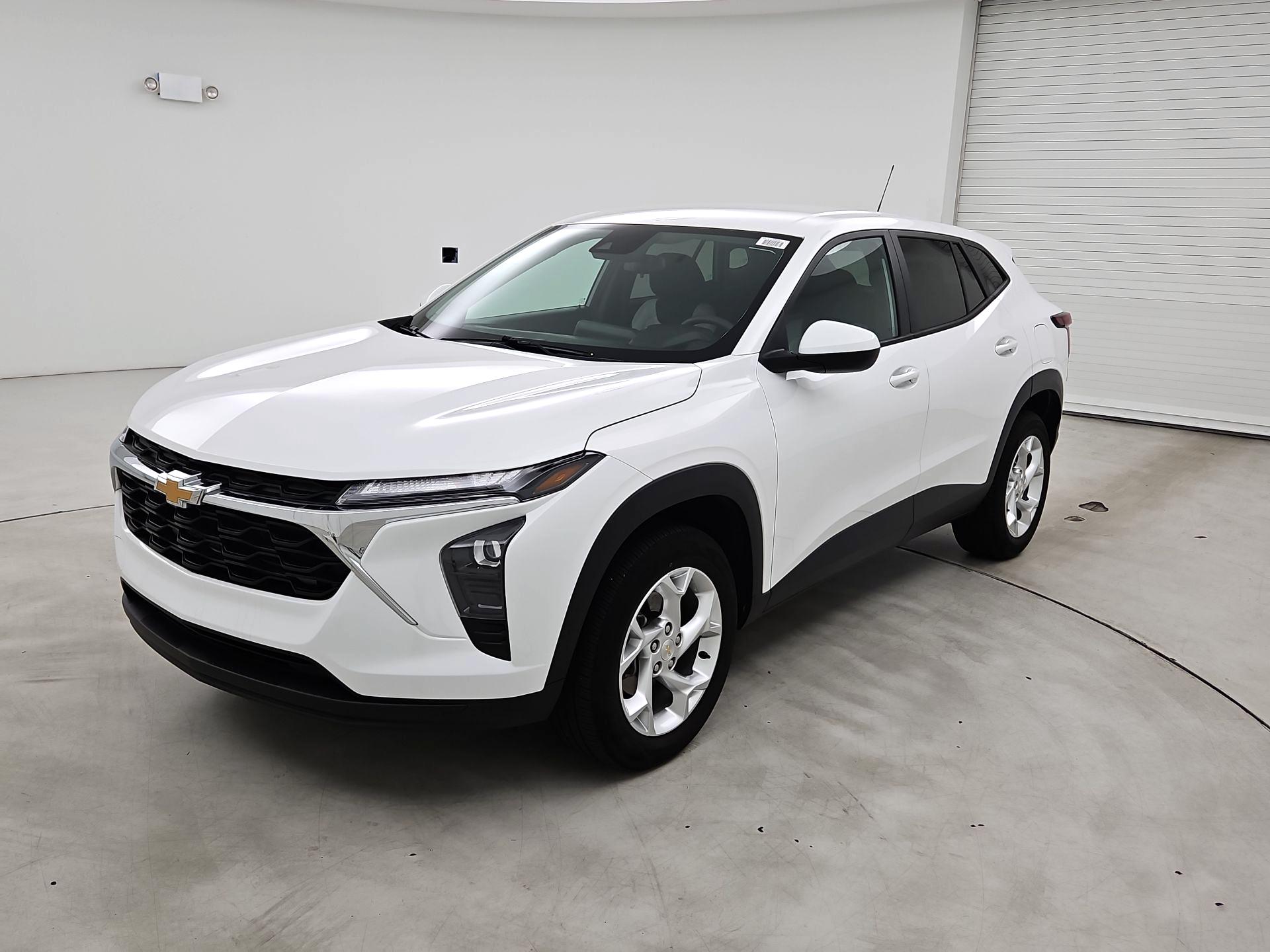 Thumbnail: 2024 Chevrolet Trax - 3
