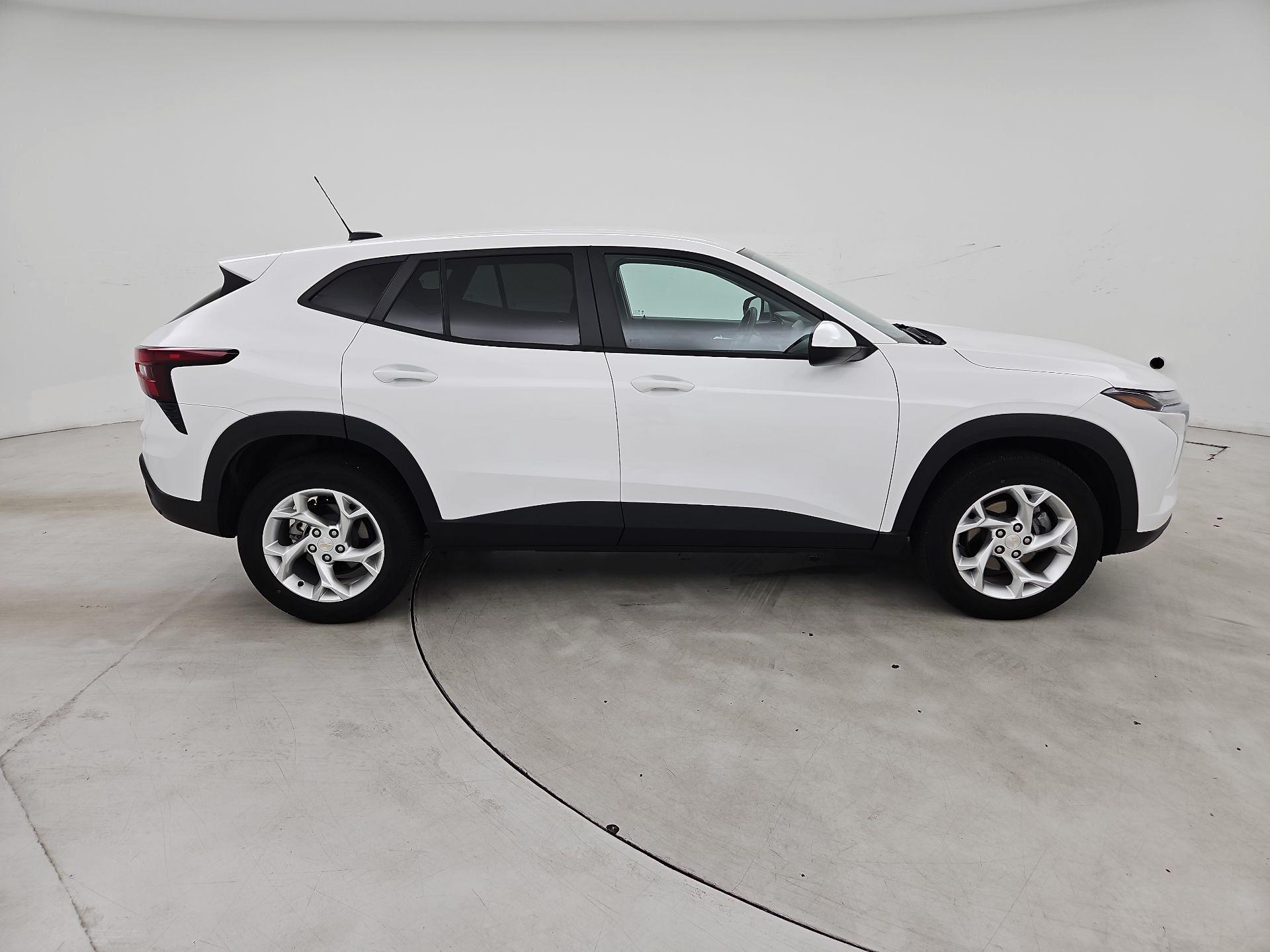 Thumbnail: 2024 Chevrolet Trax - 4