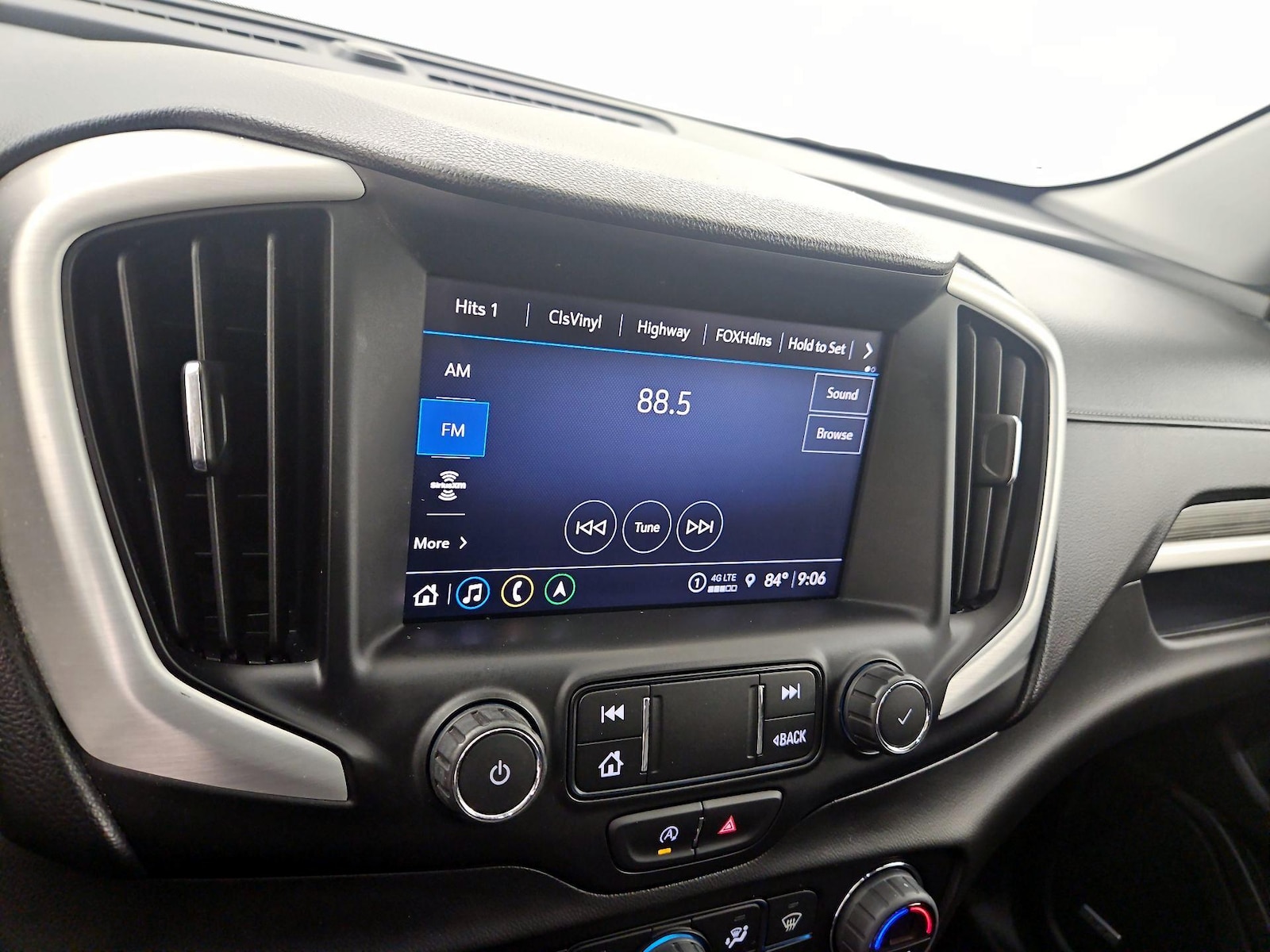 2022 GMC Terrain SLT - Photo 16