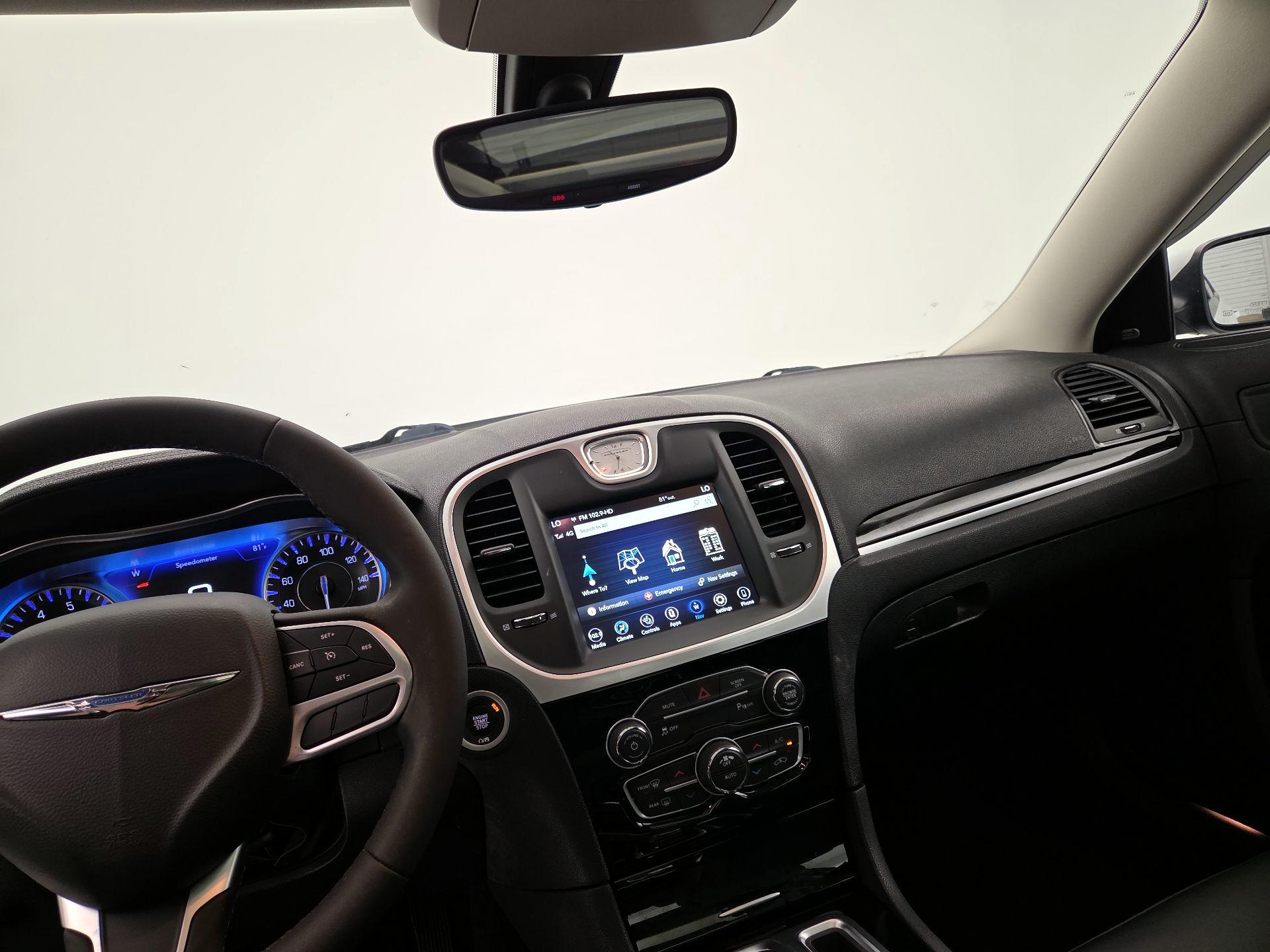 Thumbnail: 2023 Chrysler 300 - 9
