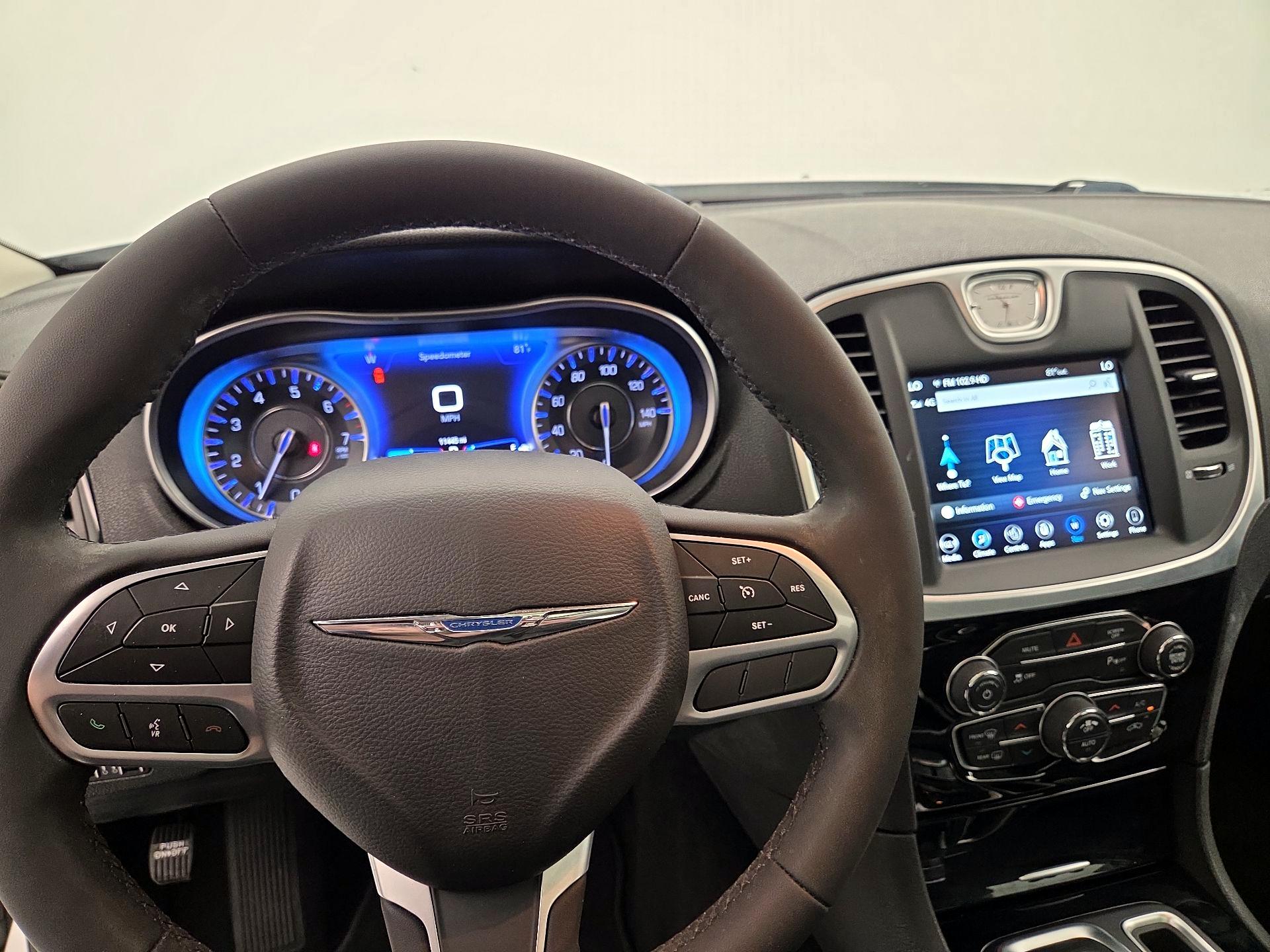 Thumbnail: 2023 Chrysler 300 - 10