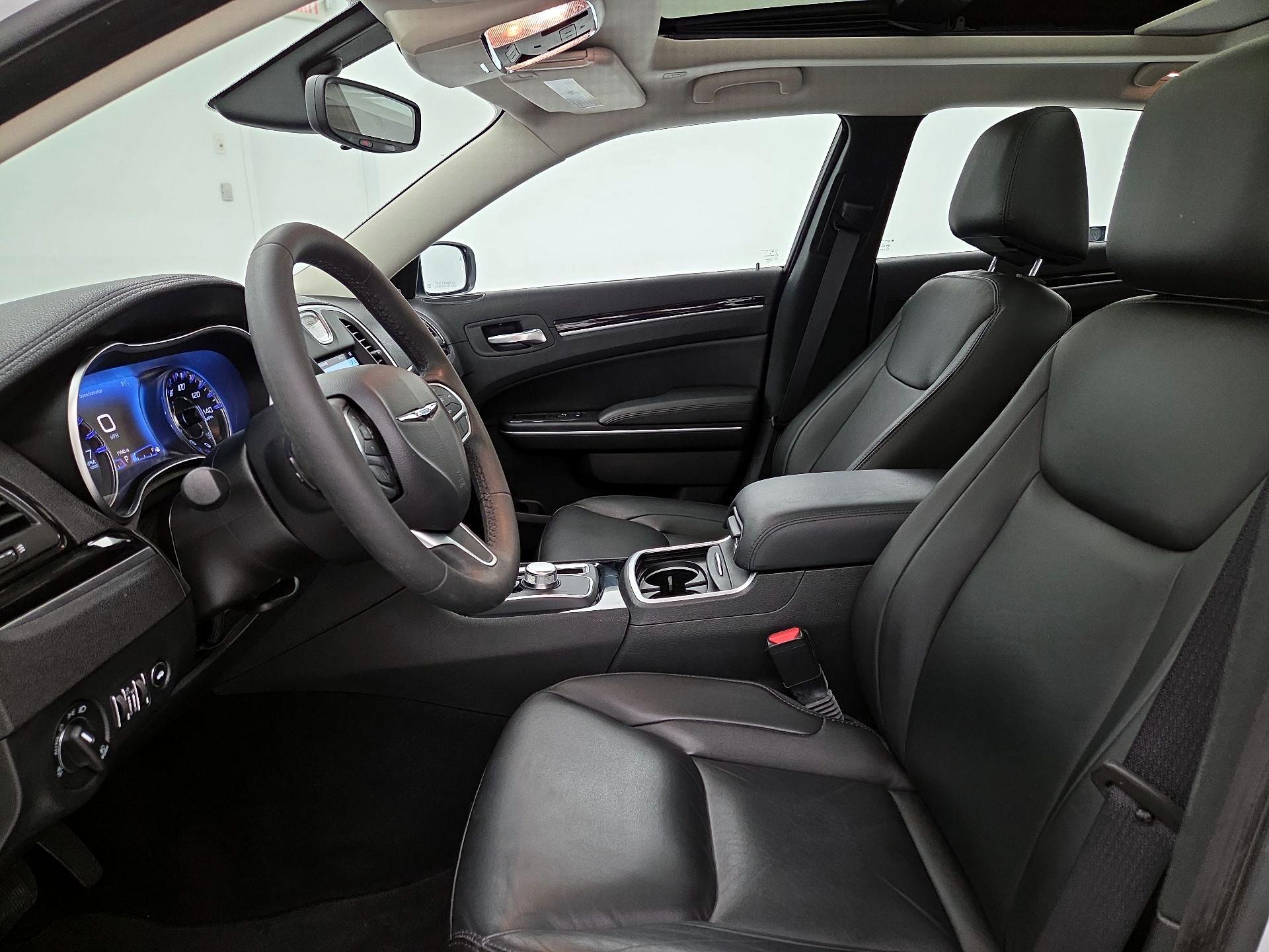 Thumbnail: 2023 Chrysler 300 - 11