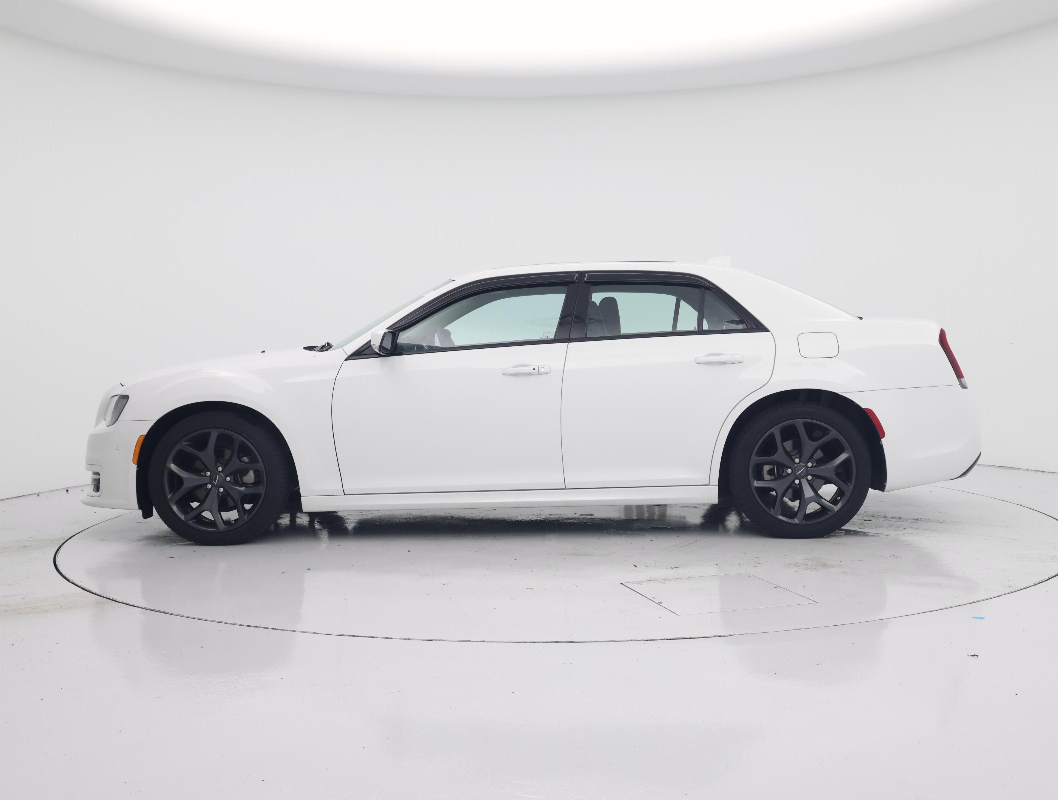 Thumbnail: 2023 Chrysler 300 - 3