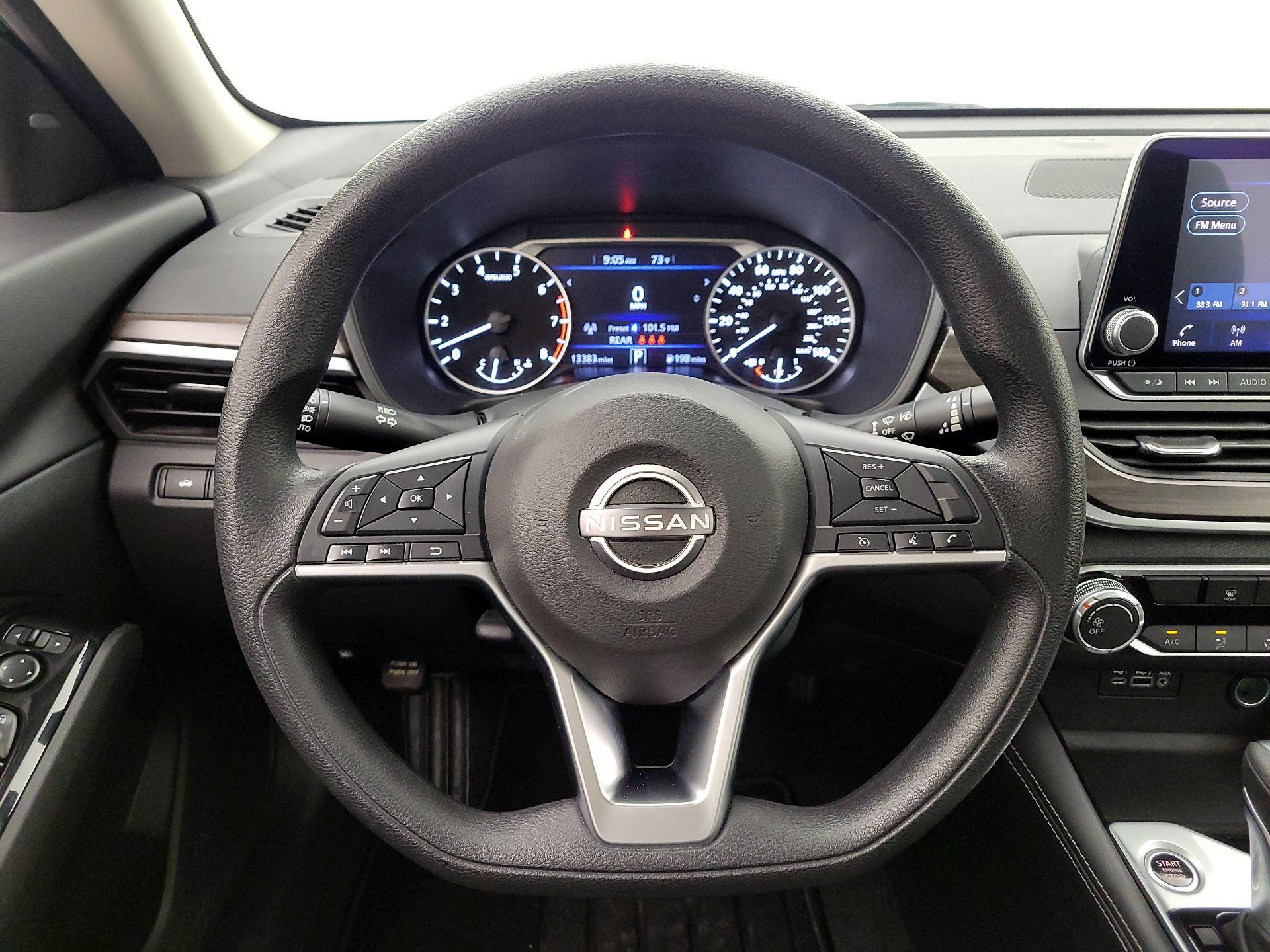 Thumbnail: 2023 Nissan Altima - 10