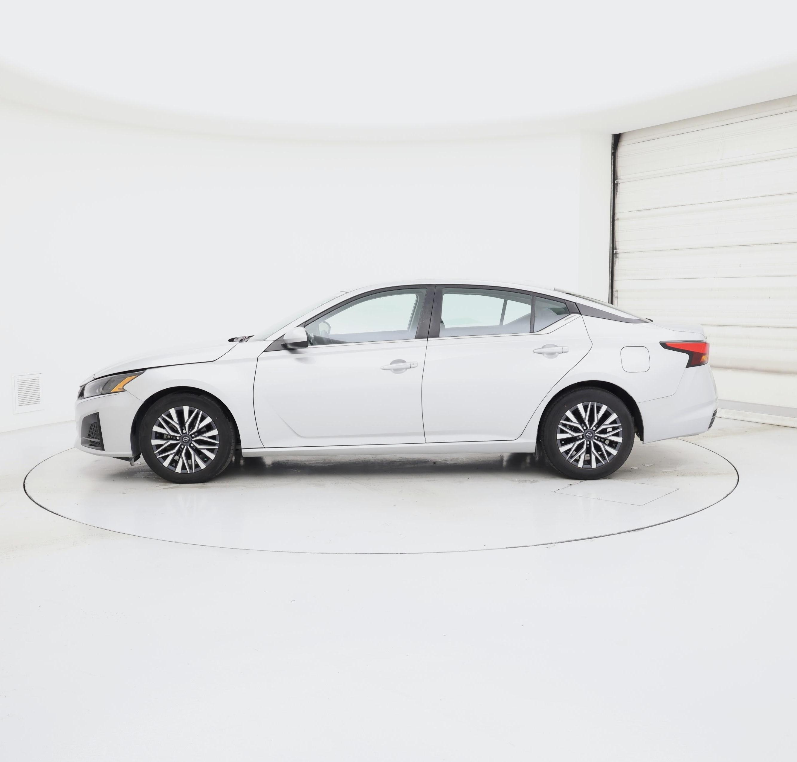 Thumbnail: 2023 Nissan Altima - 3