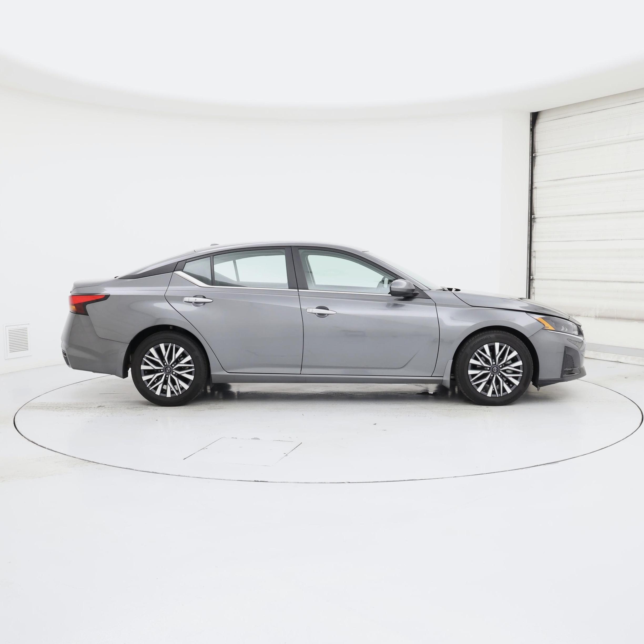 Thumbnail: 2023 Nissan Altima - 7