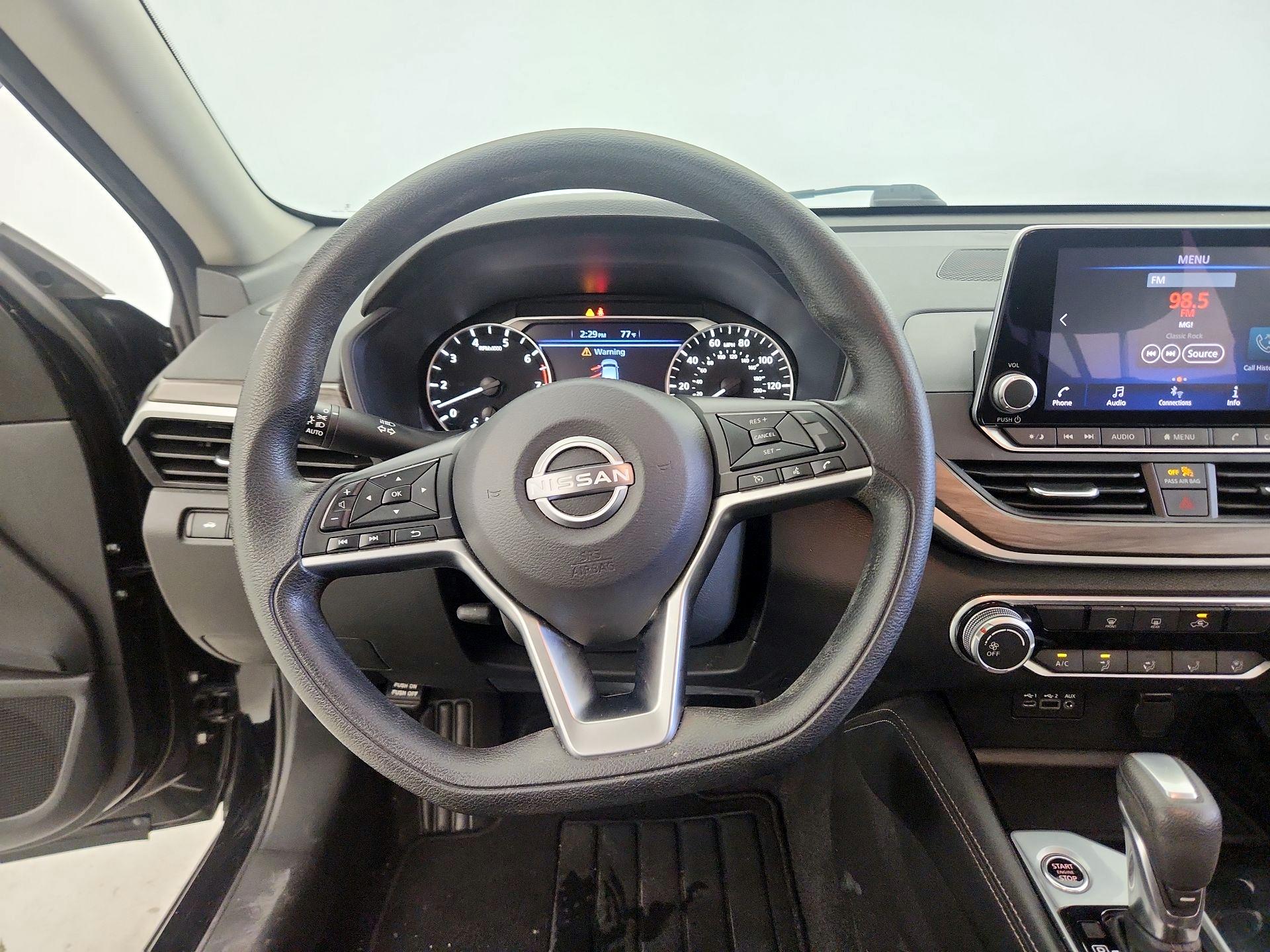 Thumbnail: 2023 Nissan Altima - 10