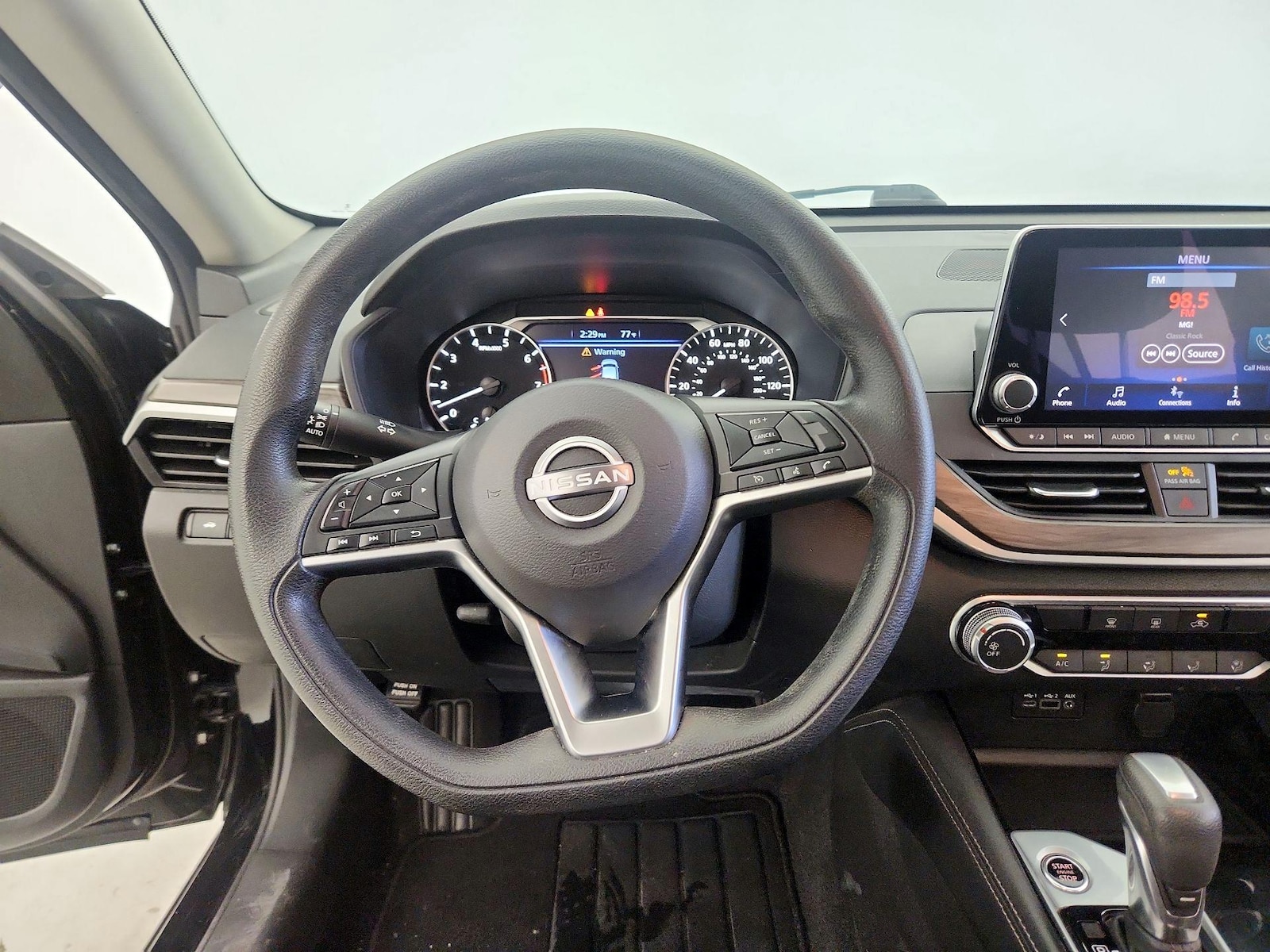 2023 Nissan Altima SV - Photo 11