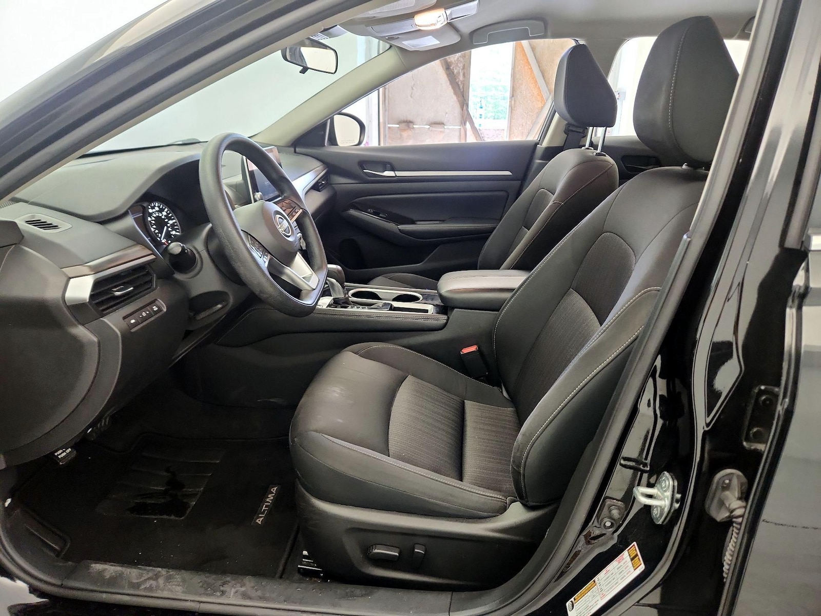 2023 Nissan Altima SV - Photo 12