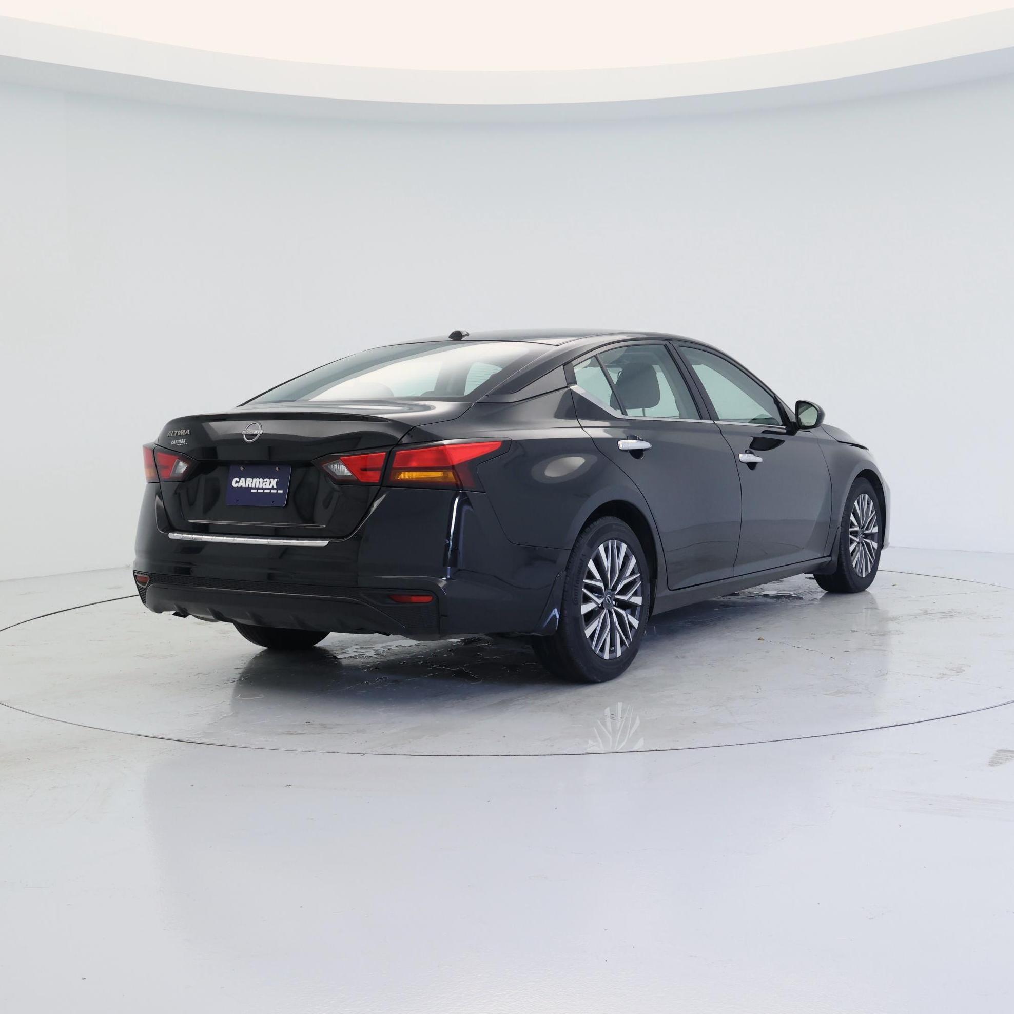 Thumbnail: 2023 Nissan Altima - 8