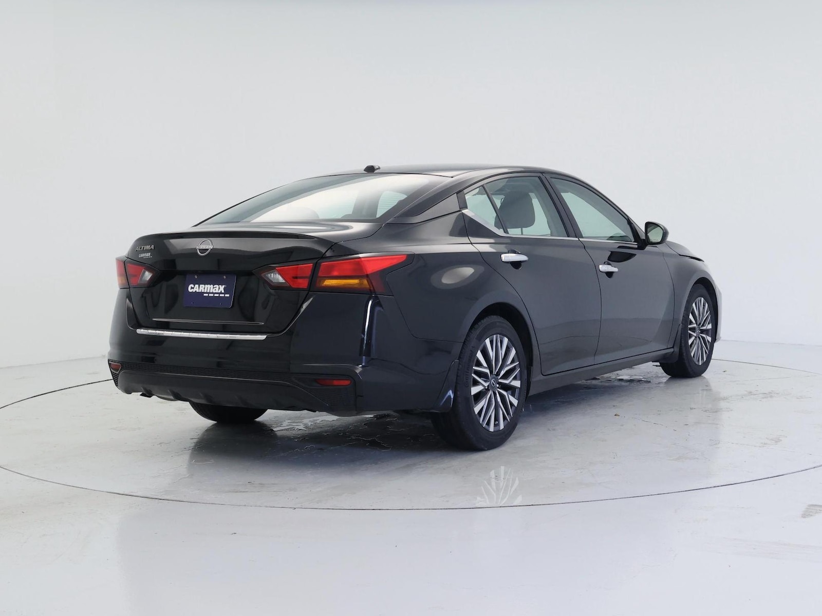 2023 Nissan Altima SV - Photo 9