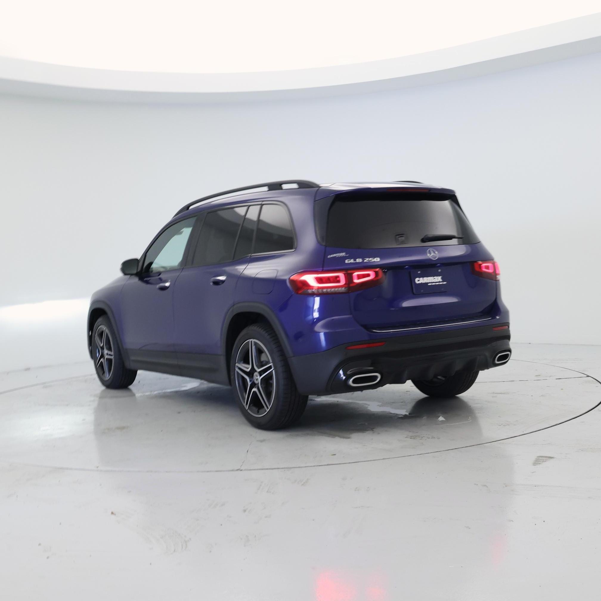 Thumbnail: 2021 Mercedes-Benz GLB - 2