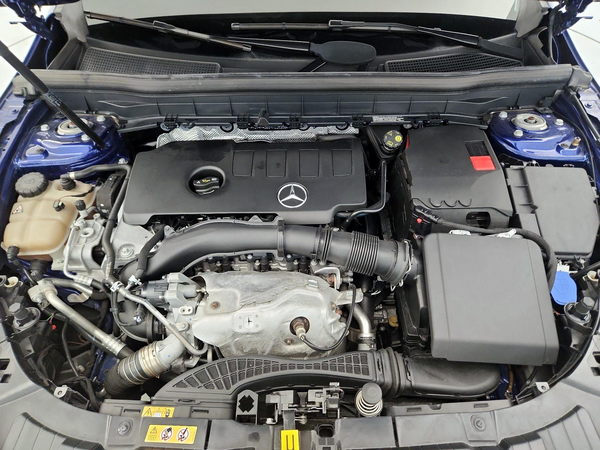 Thumbnail: 2021 Mercedes-Benz GLB - 20