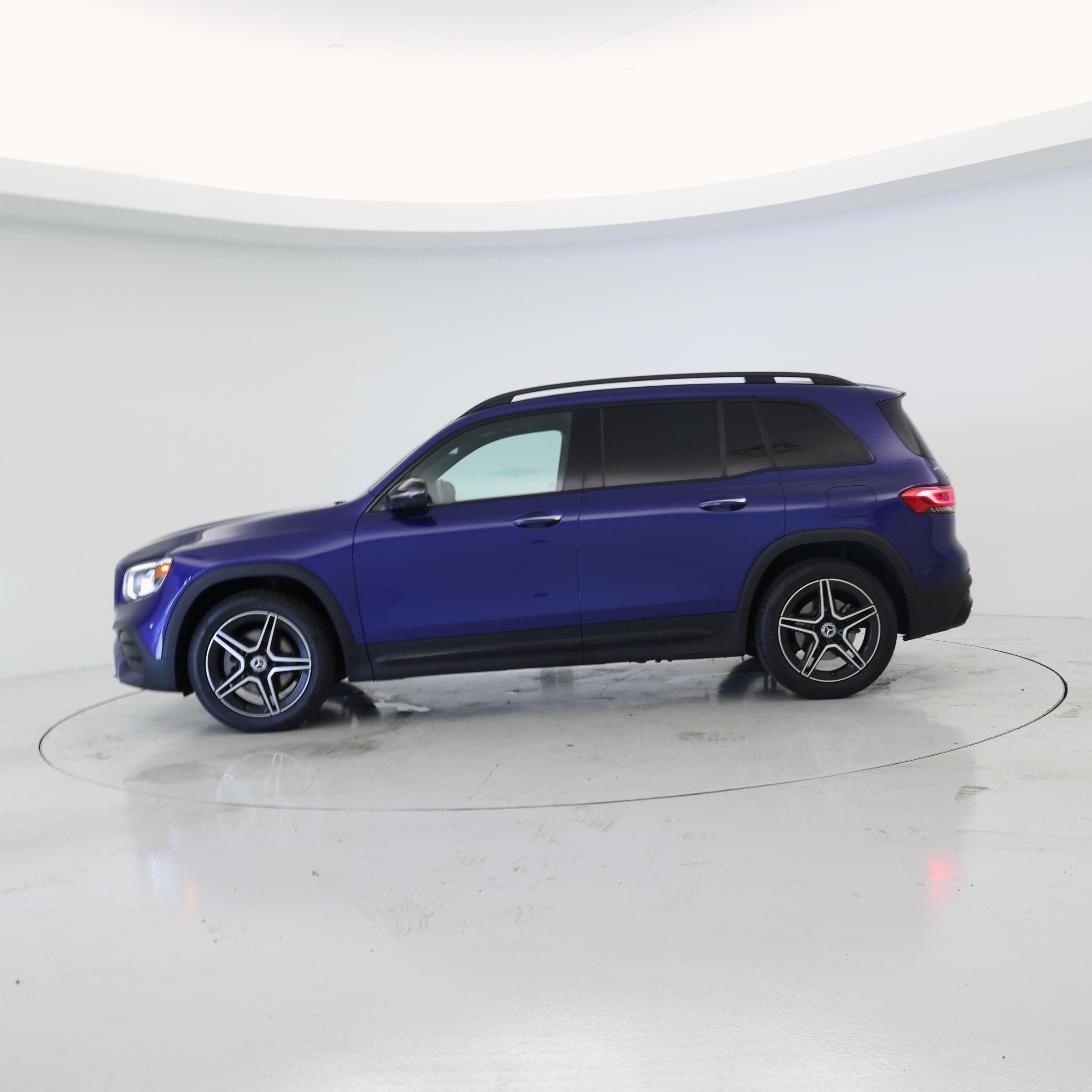 Thumbnail: 2021 Mercedes-Benz GLB - 3
