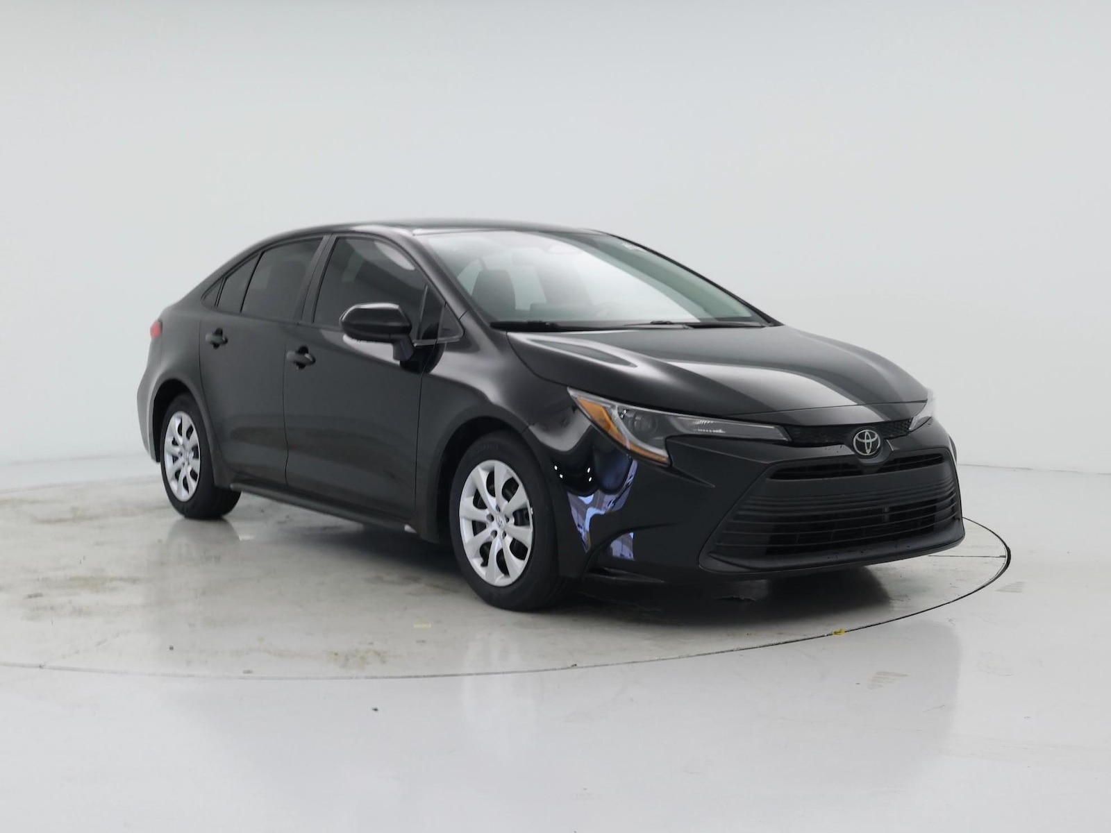 2023 Toyota Corolla LE - Photo 2