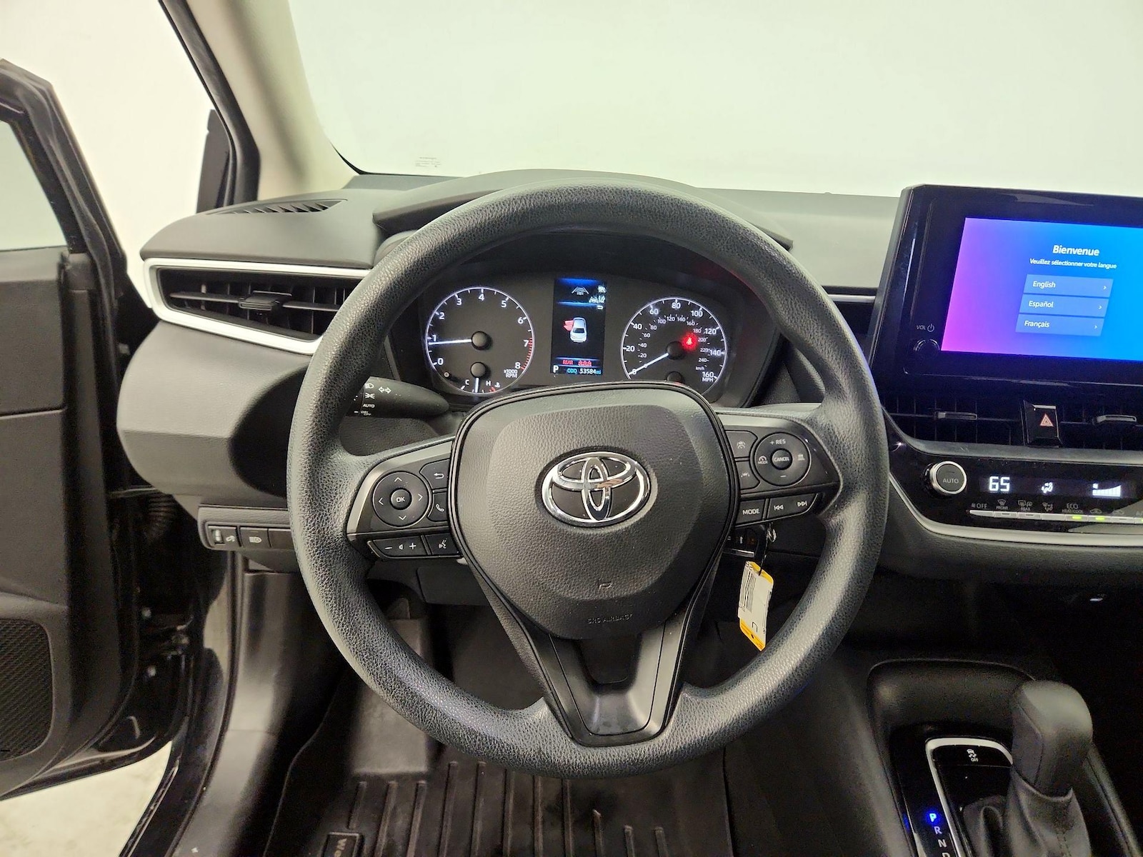 2023 Toyota Corolla LE - Photo 11
