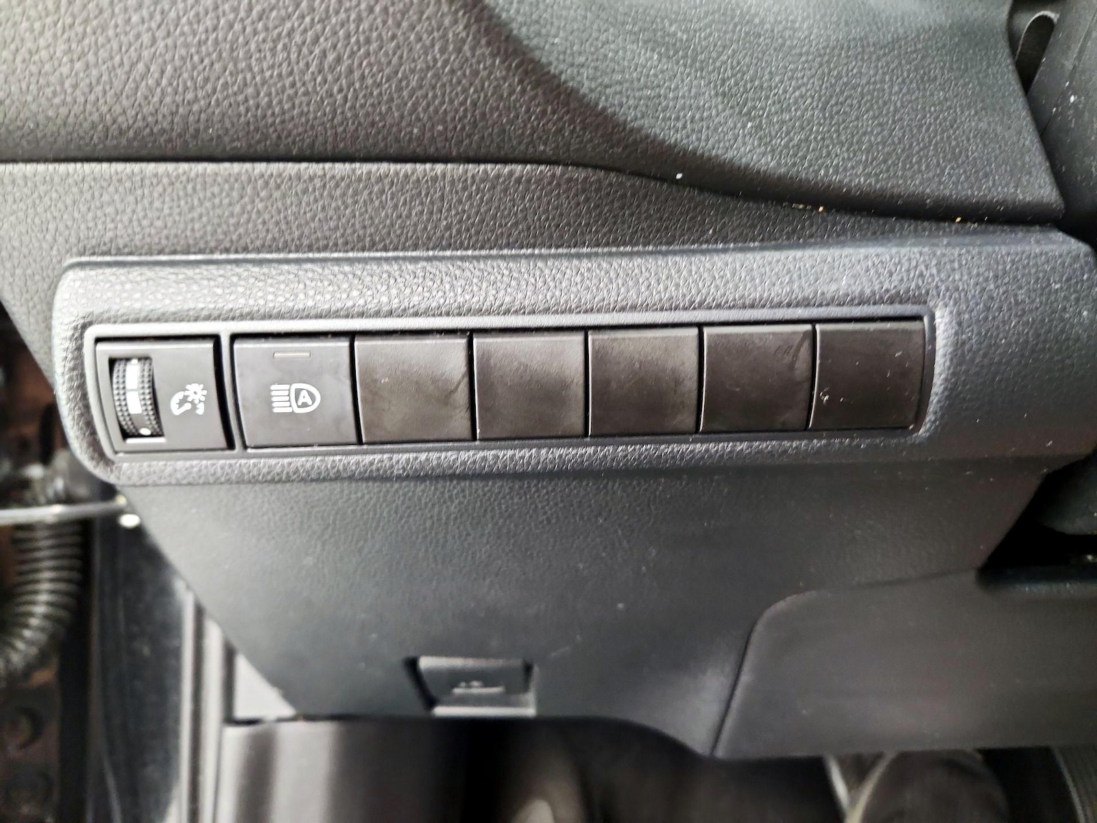 2023 Toyota Corolla LE - Photo 14